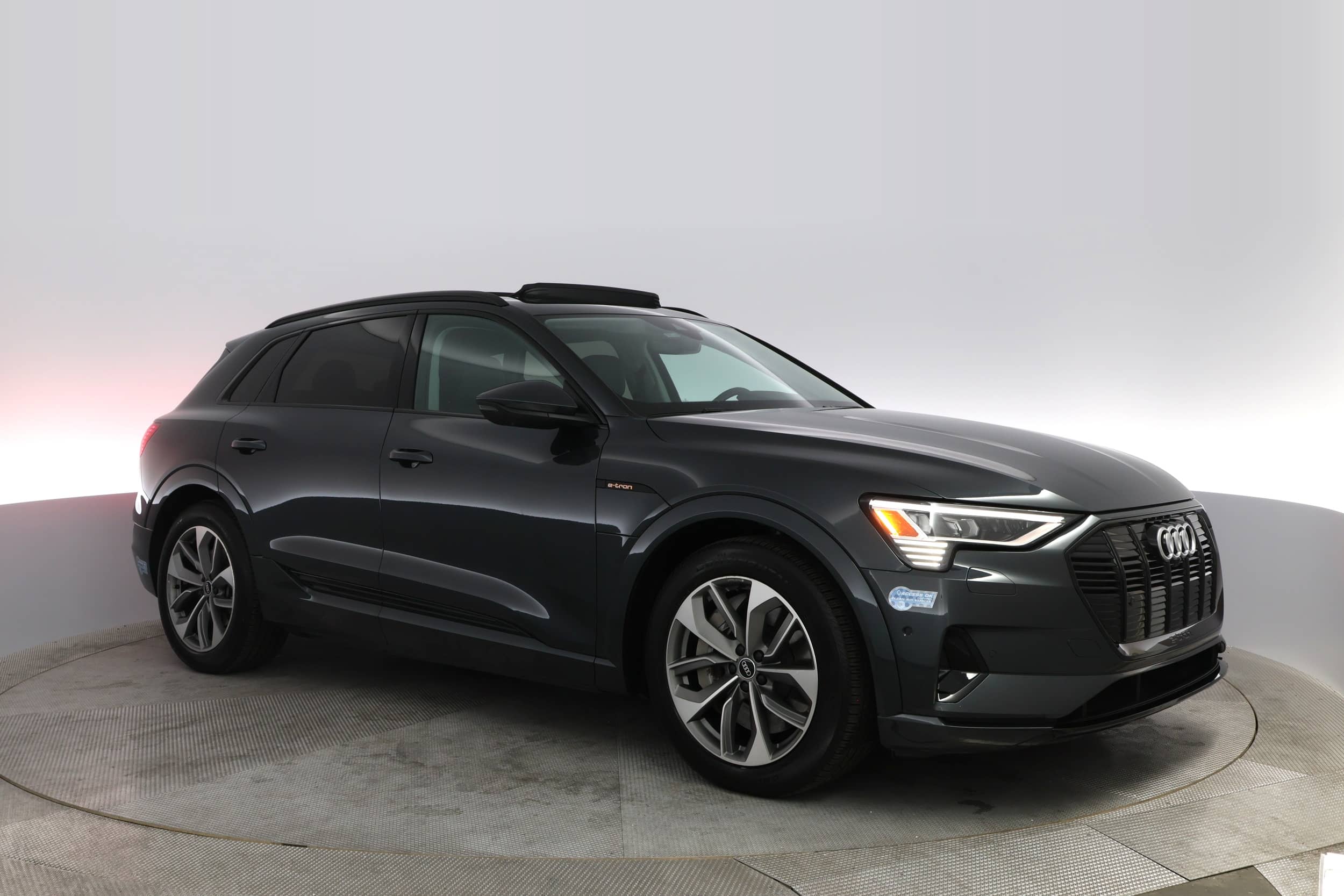 EverCars Co. vehicle image 11 for Audi e-tron -  Premium Plus on EverCars Co.