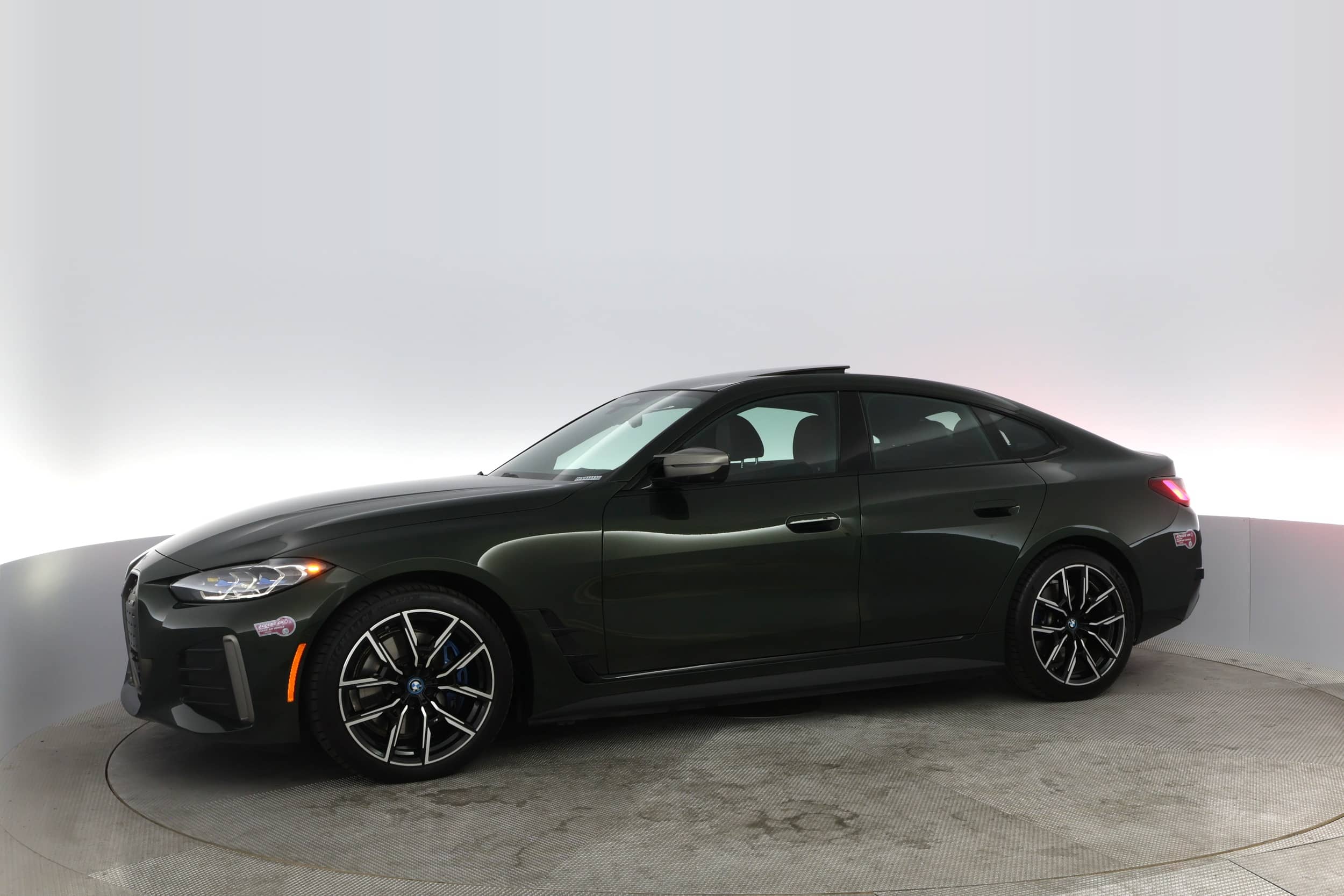EverCars Co. vehicle image 10 for BMW i4 -  M50 on EverCars Co.