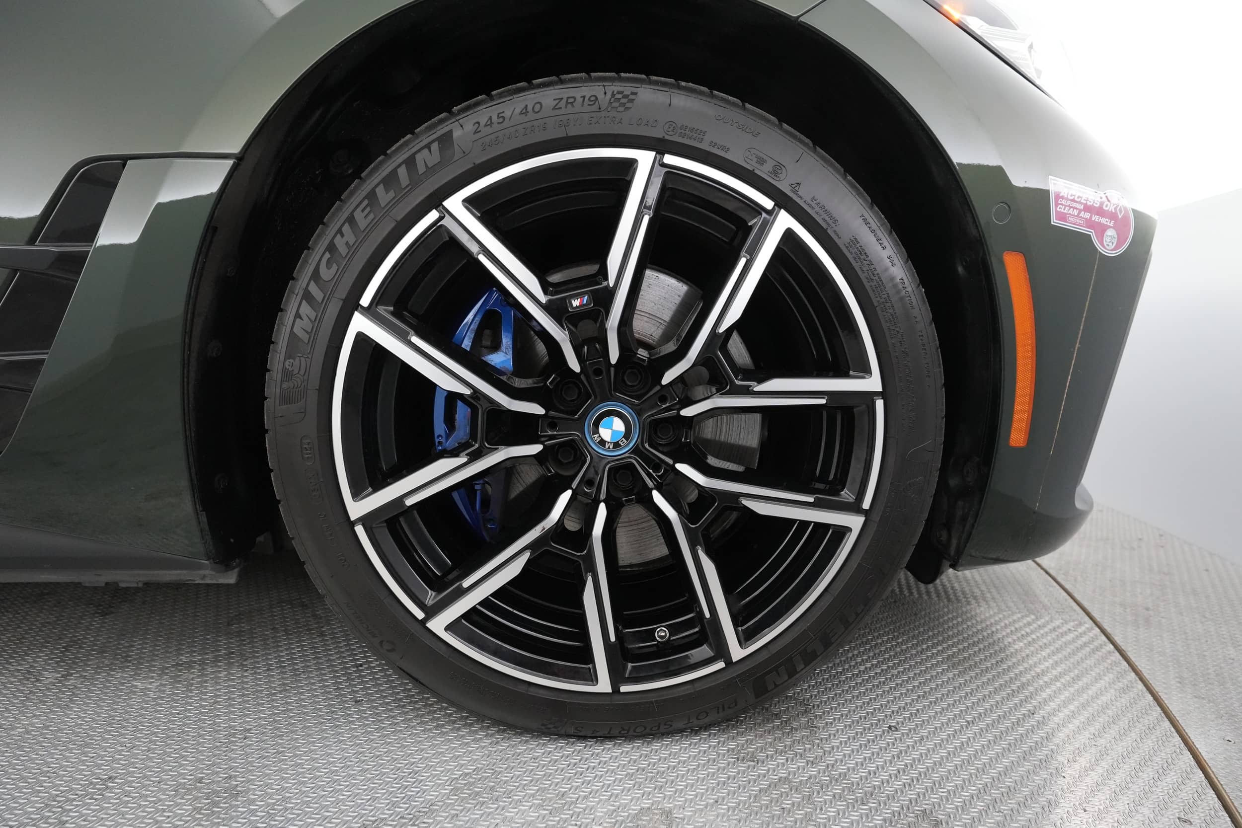 EverCars Co. vehicle image 13 for BMW i4 -  M50 on EverCars Co.