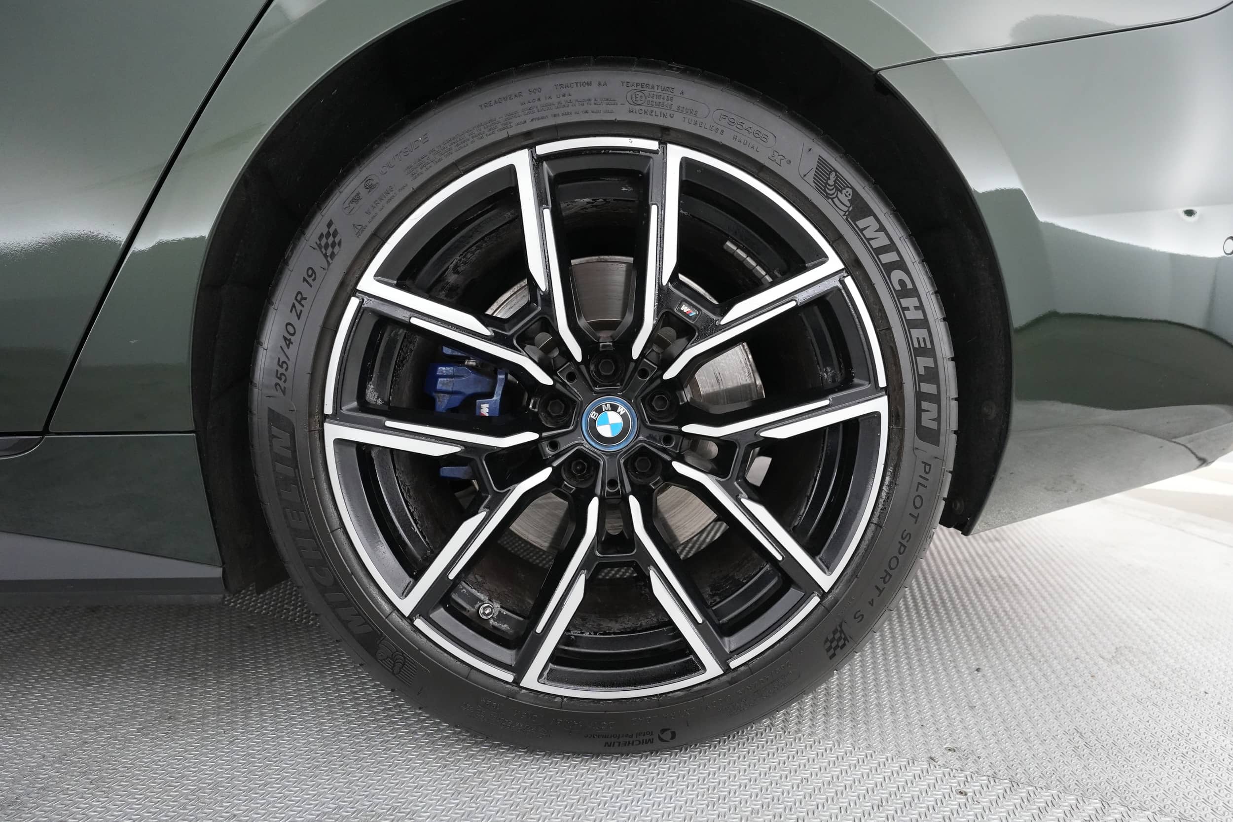 EverCars Co. vehicle image 12 for BMW i4 -  M50 on EverCars Co.