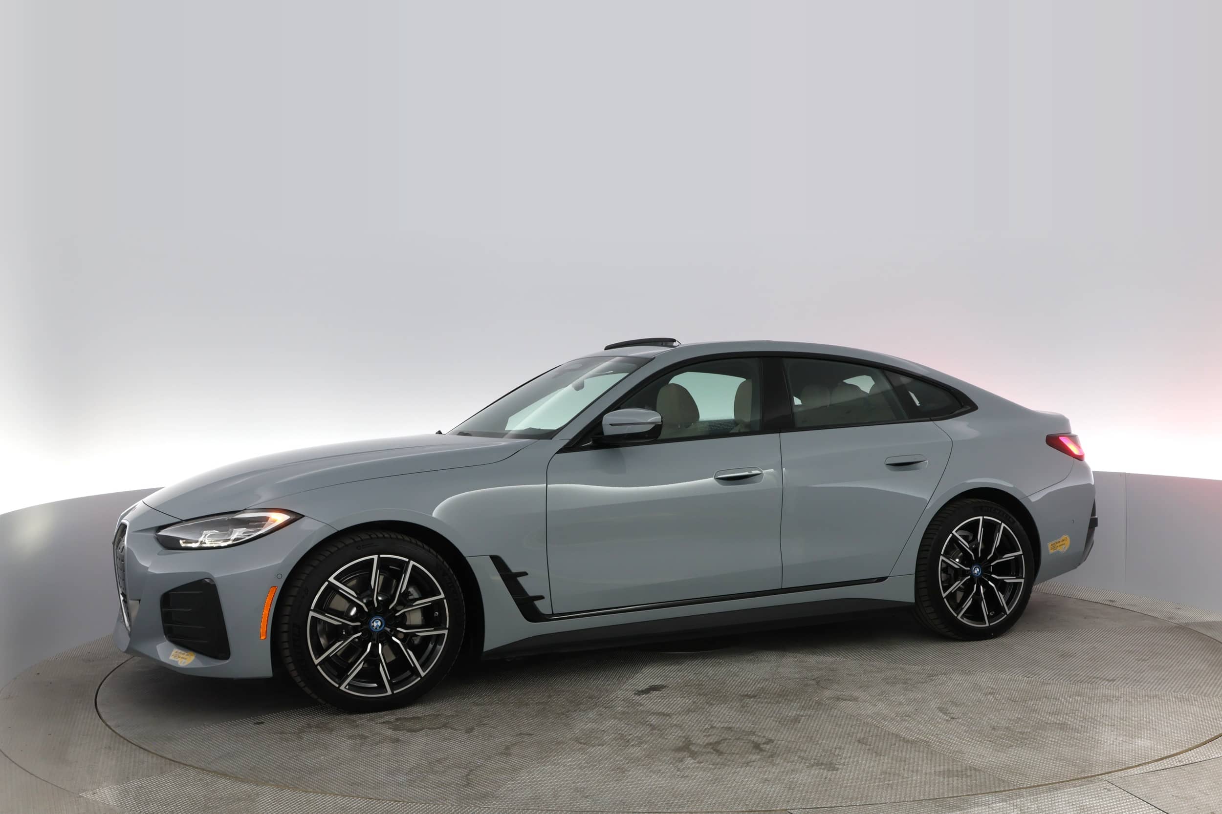 EverCars Co. vehicle image 10 for BMW i4 -  eDrive40 on EverCars Co.