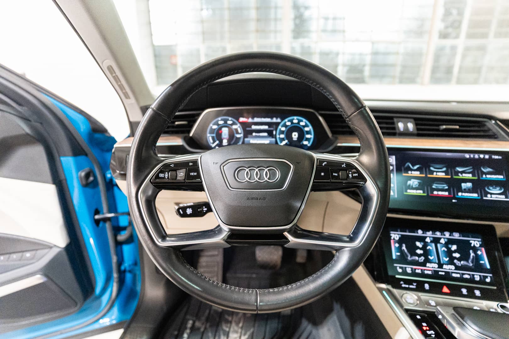EverCars Co. vehicle image 7 for Audi e-tron -  Prestige on EverCars Co.