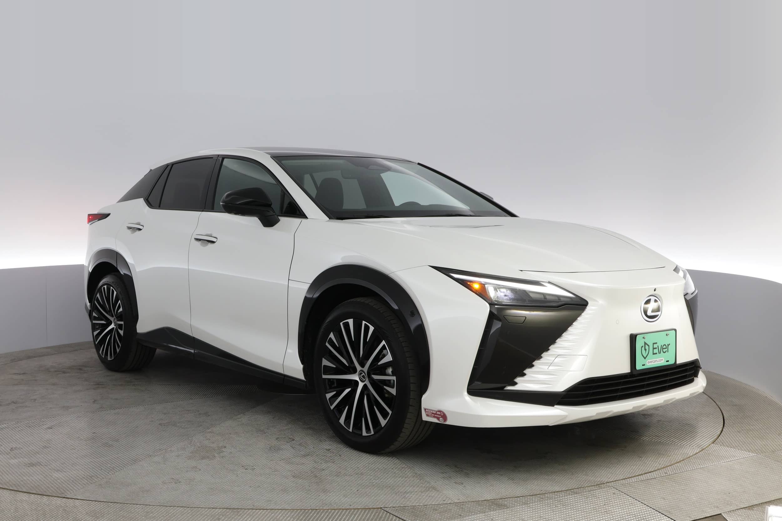 EverCars Co. vehicle image 12 for Lexus RZ -  450e Luxury on EverCars Co.