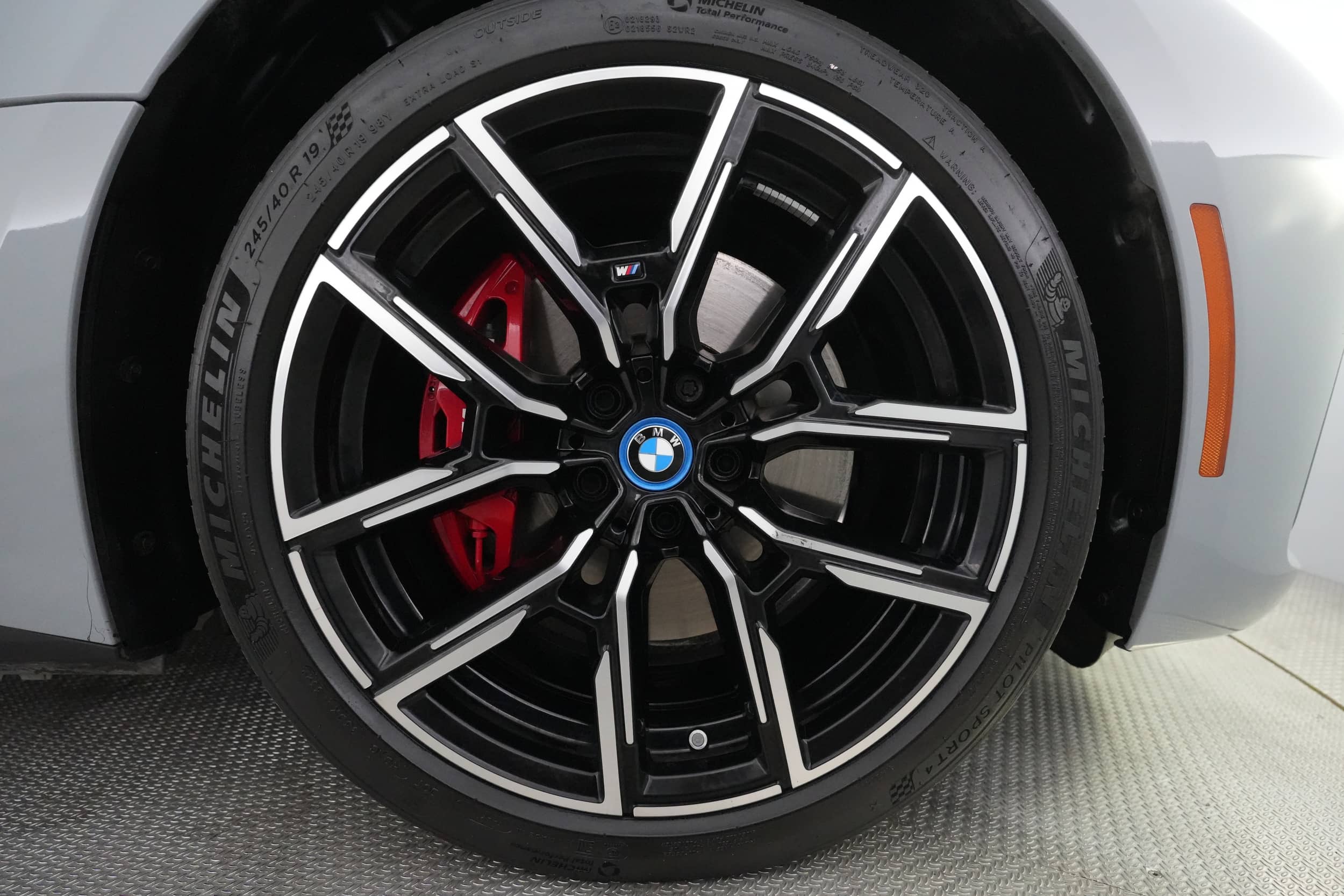 EverCars Co. vehicle image 13 for BMW i4 -  eDrive40 on EverCars Co.