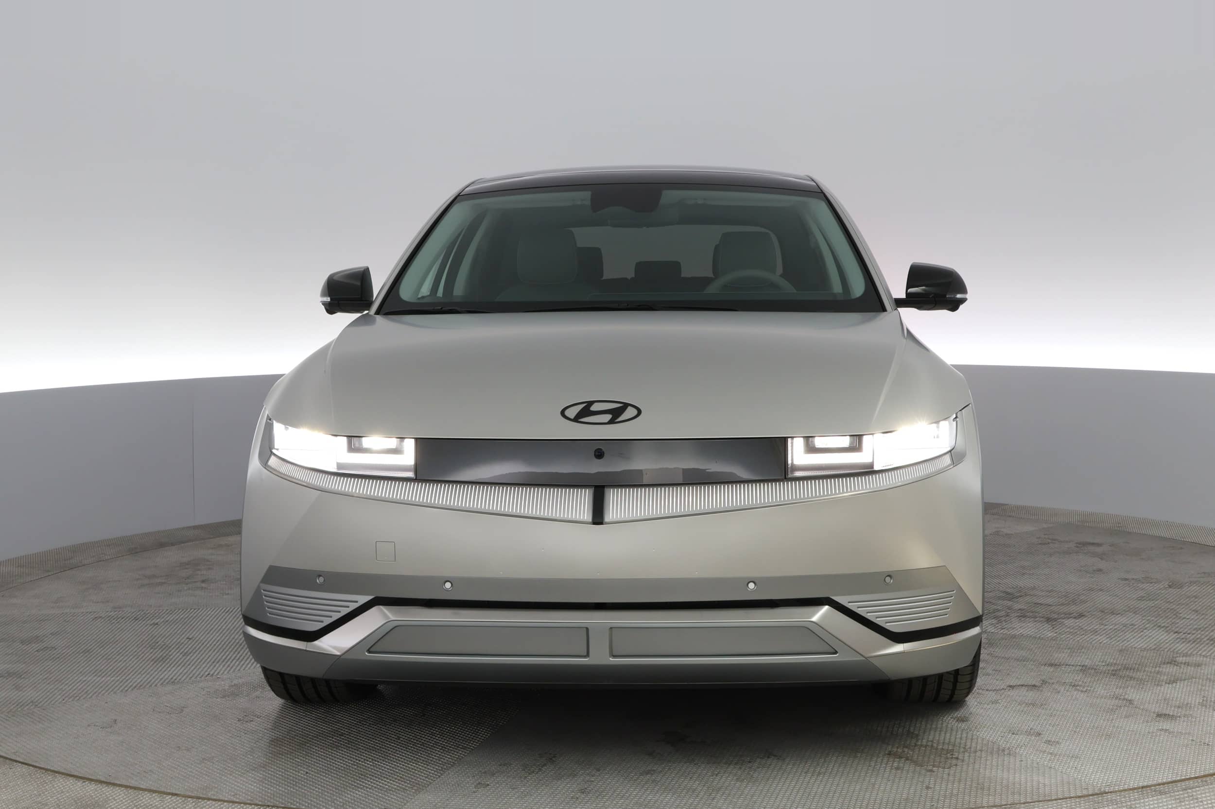 EverCars Co. vehicle image 13 for Hyundai IONIQ 5 -  Limited on EverCars Co.