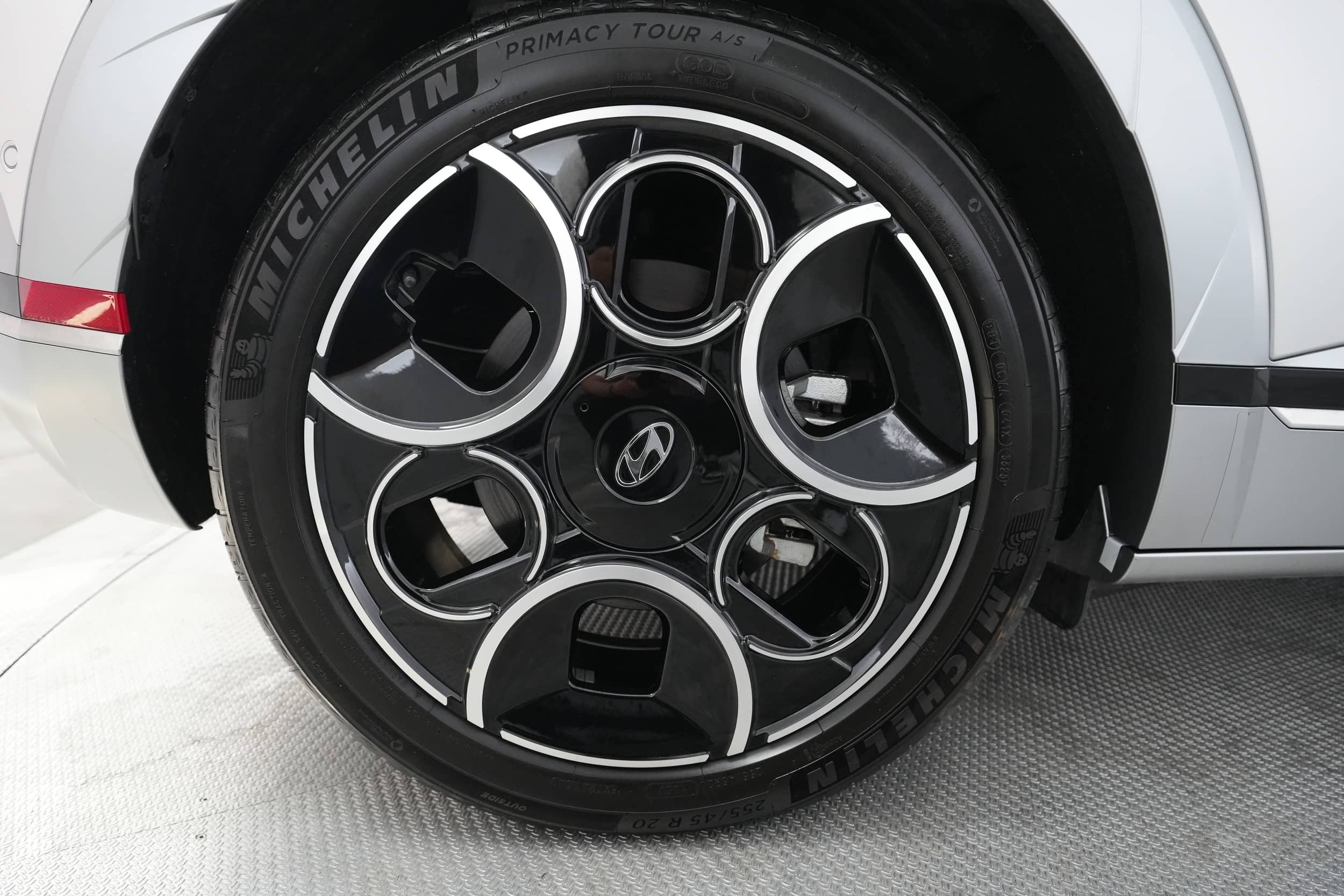 EverCars Co. vehicle image 15 for Hyundai IONIQ 5 -  Limited on EverCars Co.