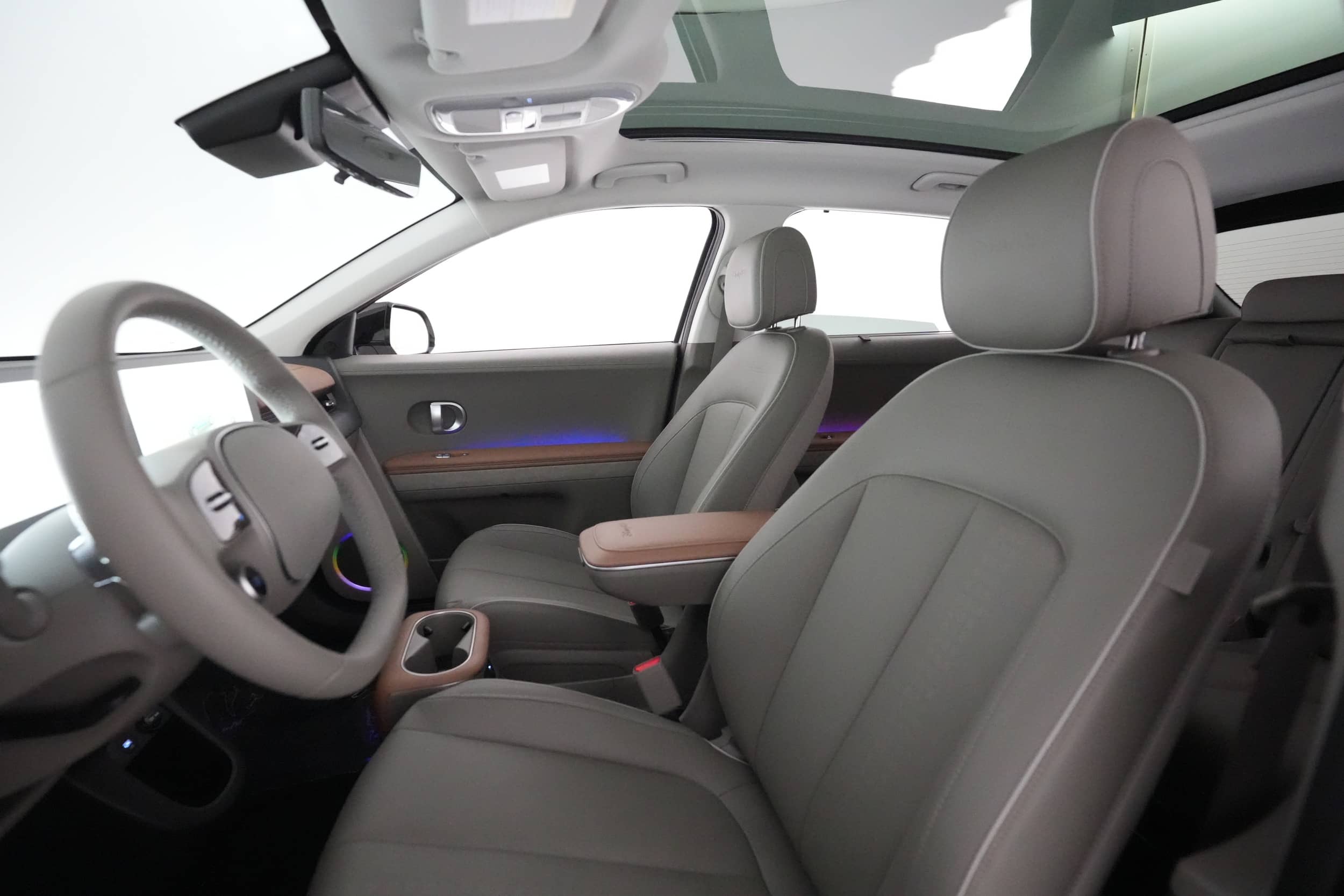 EverCars Co. vehicle image 3 for Hyundai IONIQ 5 -  Limited on EverCars Co.