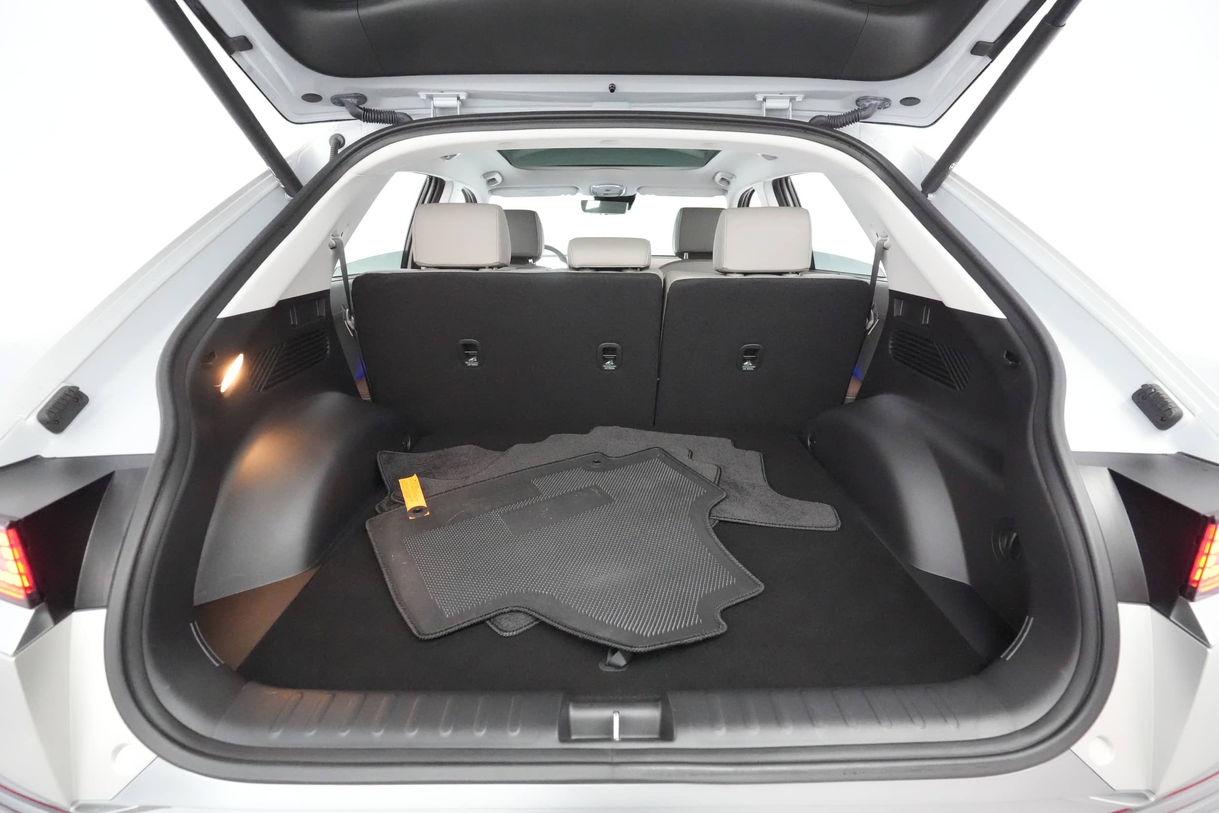 EverCars Co. vehicle image 6 for Hyundai IONIQ 5 -  Limited on EverCars Co.