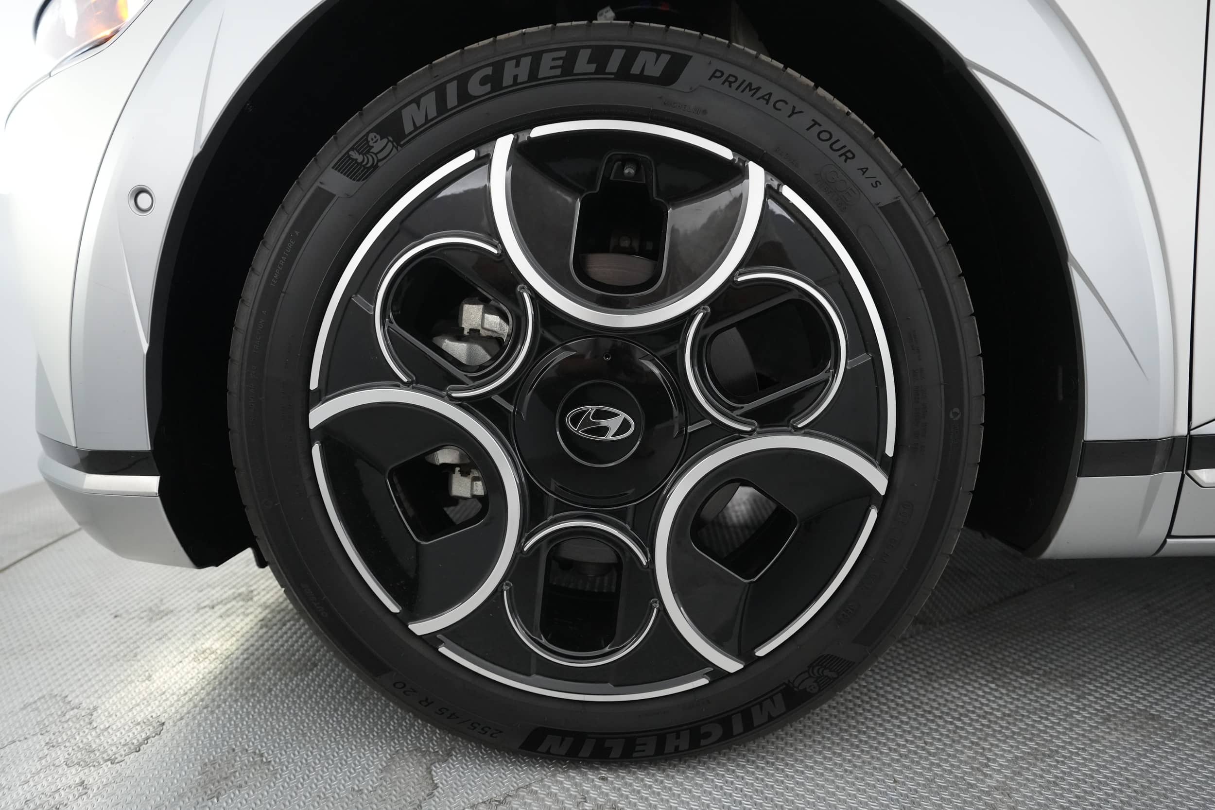 EverCars Co. vehicle image 17 for Hyundai IONIQ 5 -  Limited on EverCars Co.
