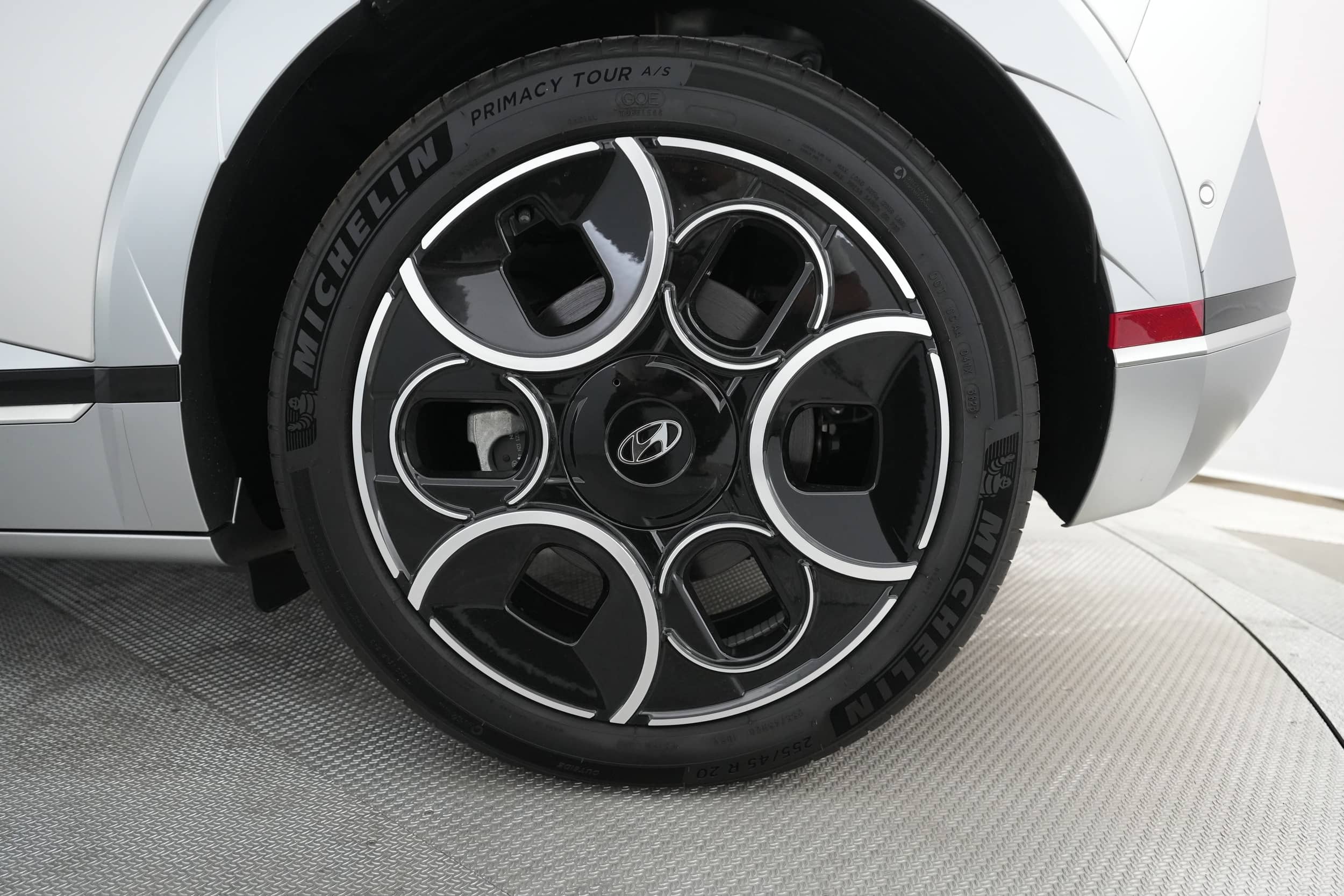 EverCars Co. vehicle image 7 for Hyundai IONIQ 5 -  Limited on EverCars Co.