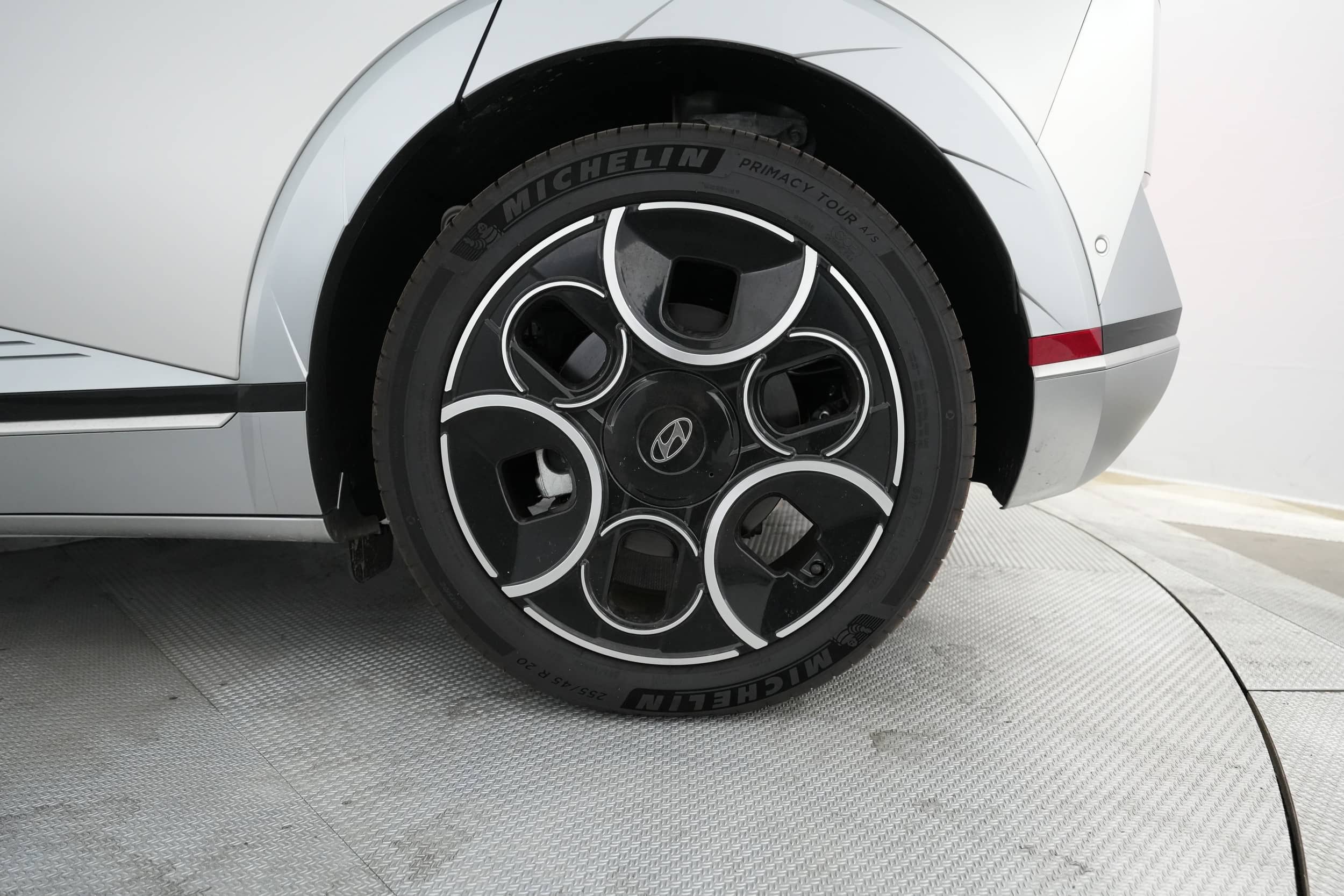 EverCars Co. vehicle image 17 for Hyundai IONIQ 5 -  Limited on EverCars Co.