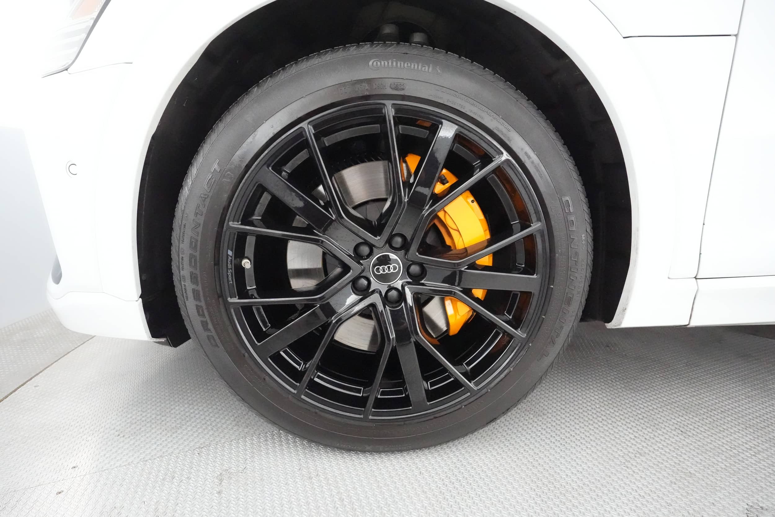 EverCars Co. vehicle image 7 for Audi e-tron -  Chronos on EverCars Co.