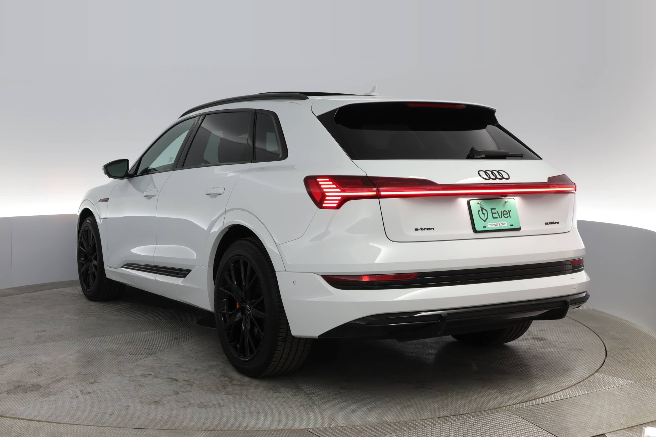 EverCars Co. vehicle image 10 for Audi e-tron -  Chronos on EverCars Co.