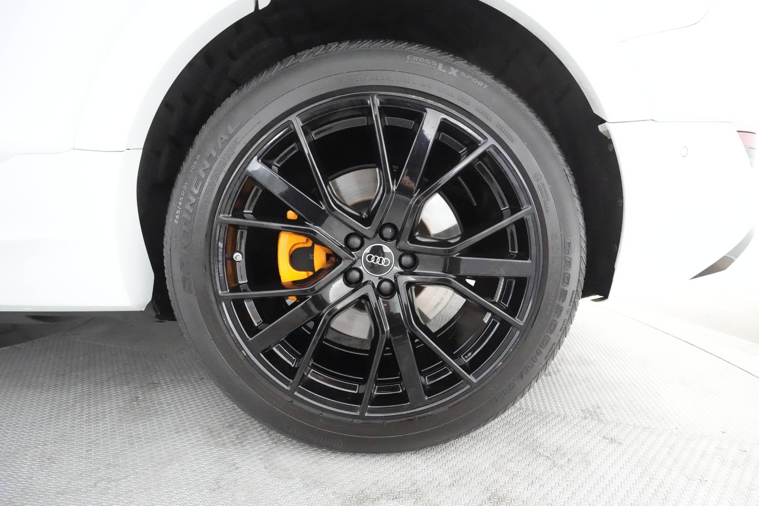 EverCars Co. vehicle image 14 for Audi e-tron -  Chronos on EverCars Co.