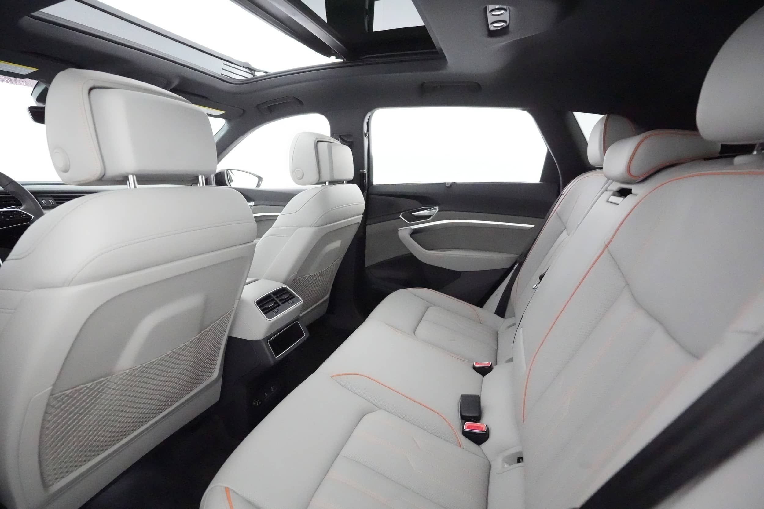 EverCars Co. vehicle image 18 for Audi e-tron -  Chronos on EverCars Co.