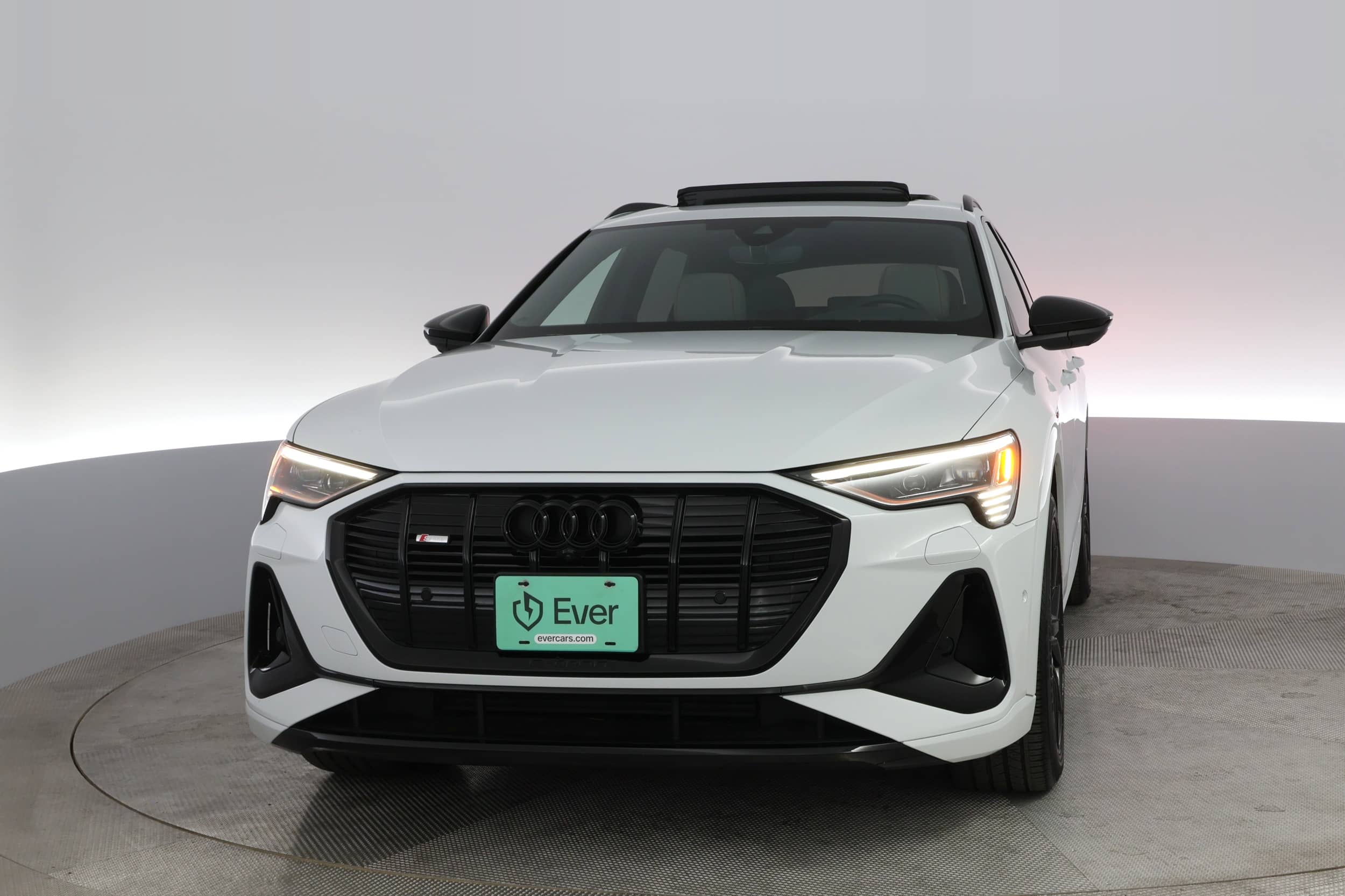 EverCars Co. vehicle image 13 for Audi e-tron -  Chronos on EverCars Co.