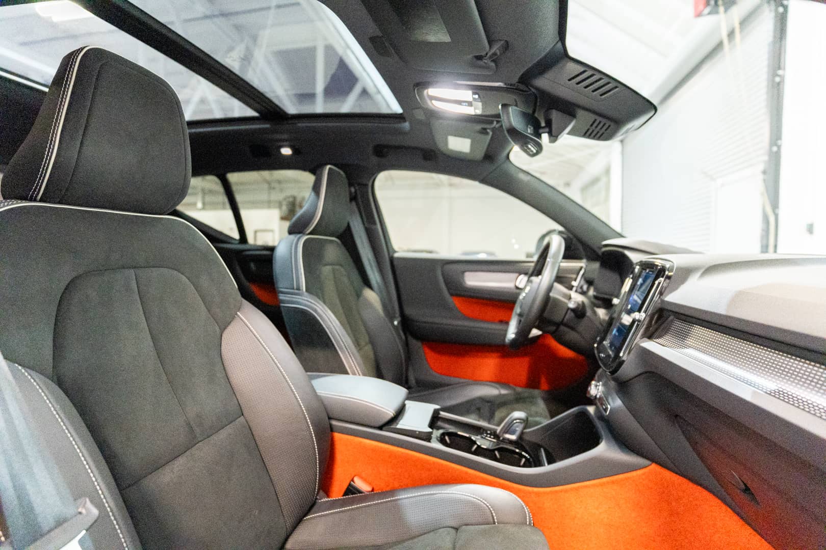 EverCars Co. vehicle image 16 for Volvo XC40 Recharge -  Pure Electric P8 on EverCars Co.