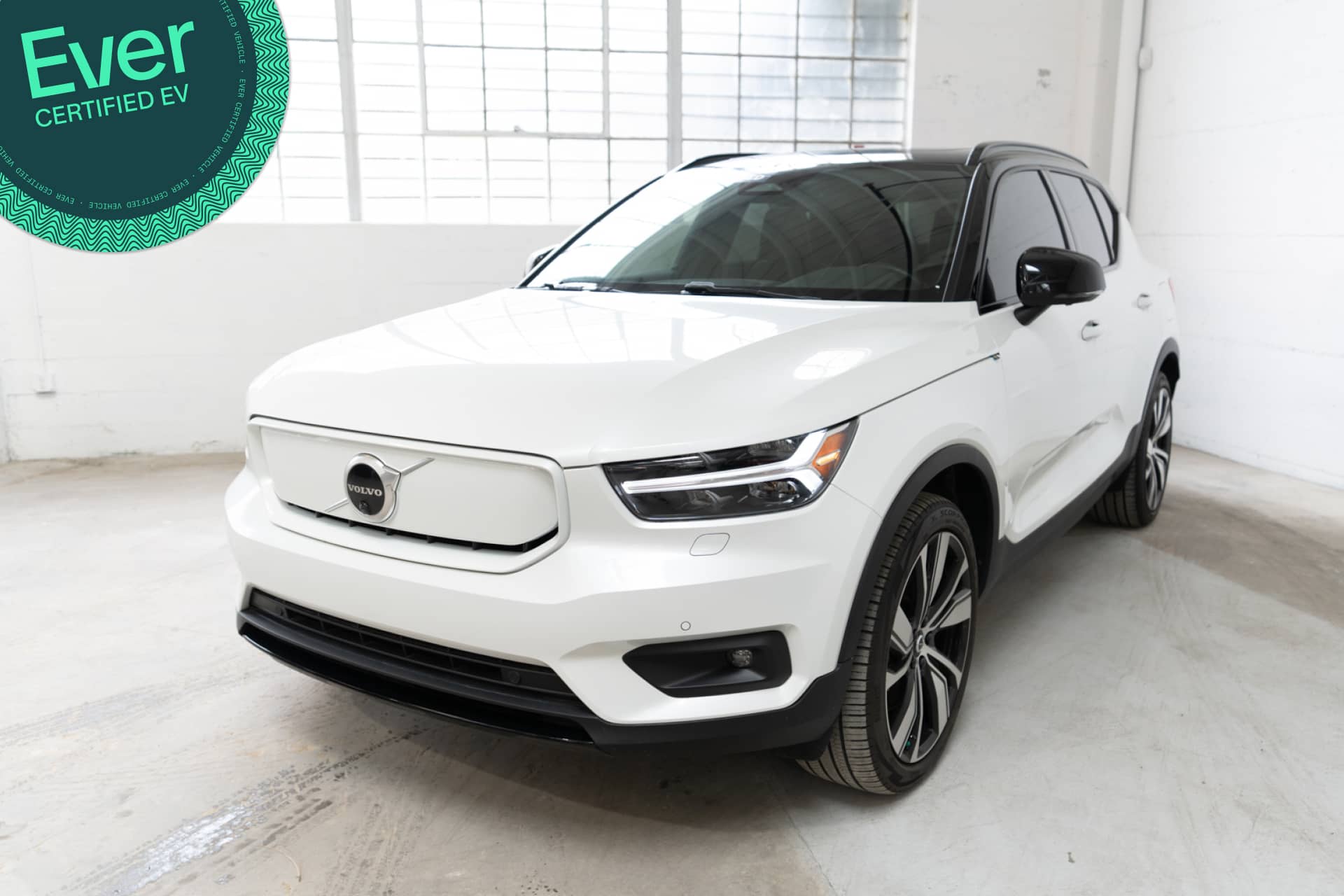 EverCars Co. featured vehicle's image for Volvo XC40 Recharge -  Pure Electric P8 on EverCars Co.