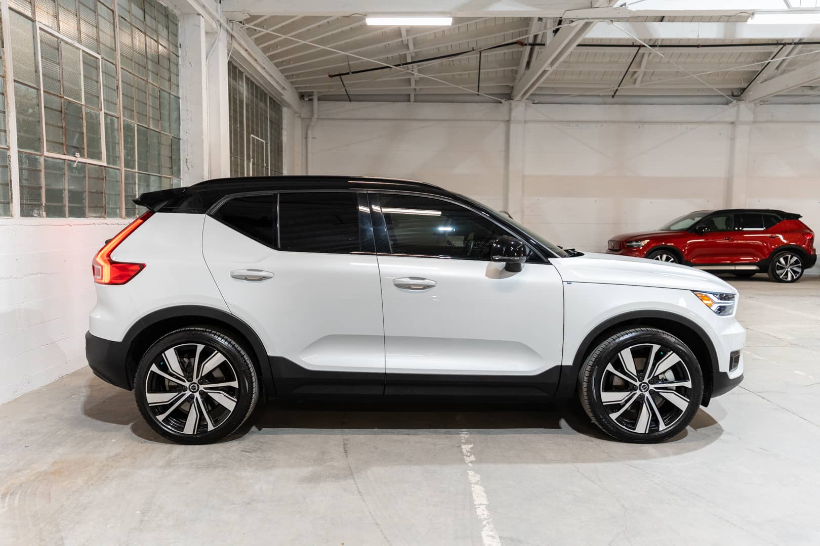 EverCars Co. vehicle image 5 for Volvo XC40 Recharge -  Pure Electric P8 on EverCars Co.