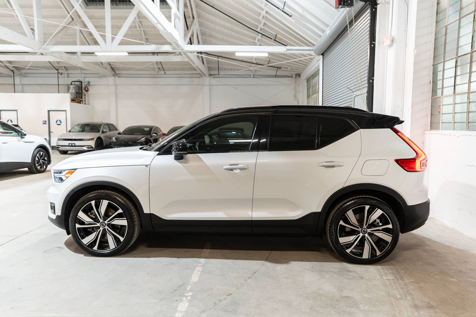 EverCars Co. vehicle image 9 for Volvo XC40 Recharge -  Pure Electric P8 on EverCars Co.
