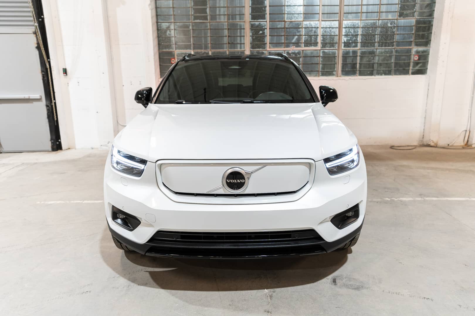 EverCars Co. vehicle image 3 for Volvo XC40 Recharge -  Pure Electric P8 on EverCars Co.