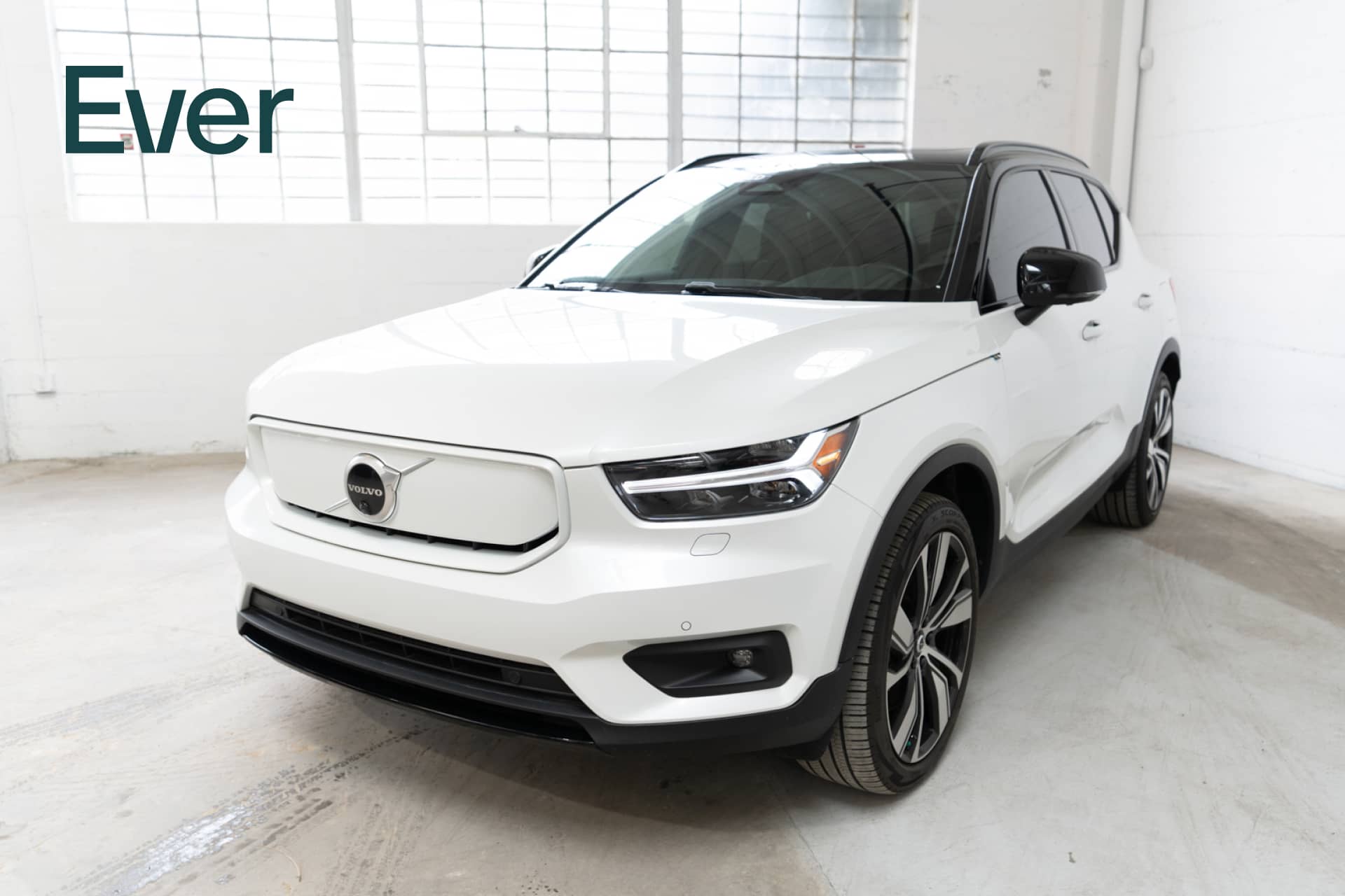 EverCars Co. vehicle image 2 for Volvo XC40 Recharge -  Pure Electric P8 on EverCars Co.