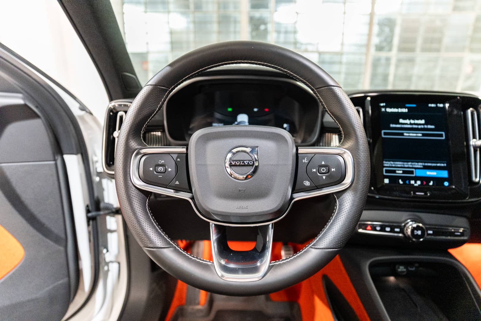 EverCars Co. vehicle image 19 for Volvo XC40 Recharge -  Pure Electric P8 on EverCars Co.