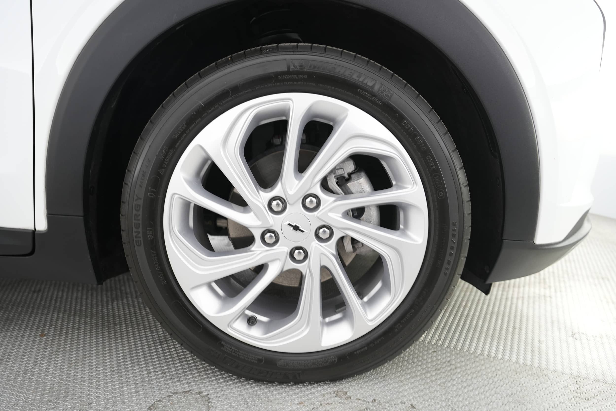 EverCars Co. vehicle image 16 for Chevrolet Bolt EUV -  2LT on EverCars Co.