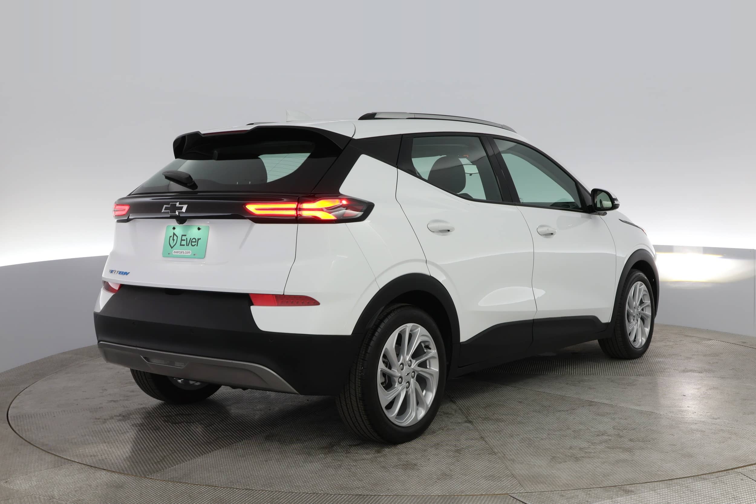 EverCars Co. vehicle image 2 for Chevrolet Bolt EUV -  2LT on EverCars Co.