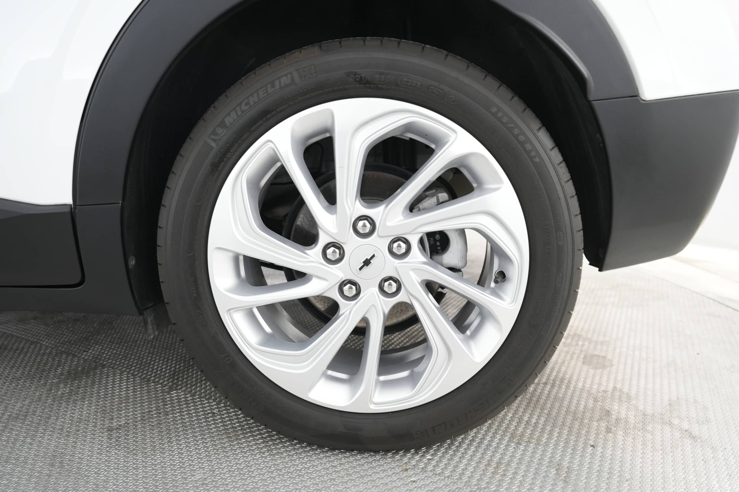 EverCars Co. vehicle image 17 for Chevrolet Bolt EUV -  2LT on EverCars Co.