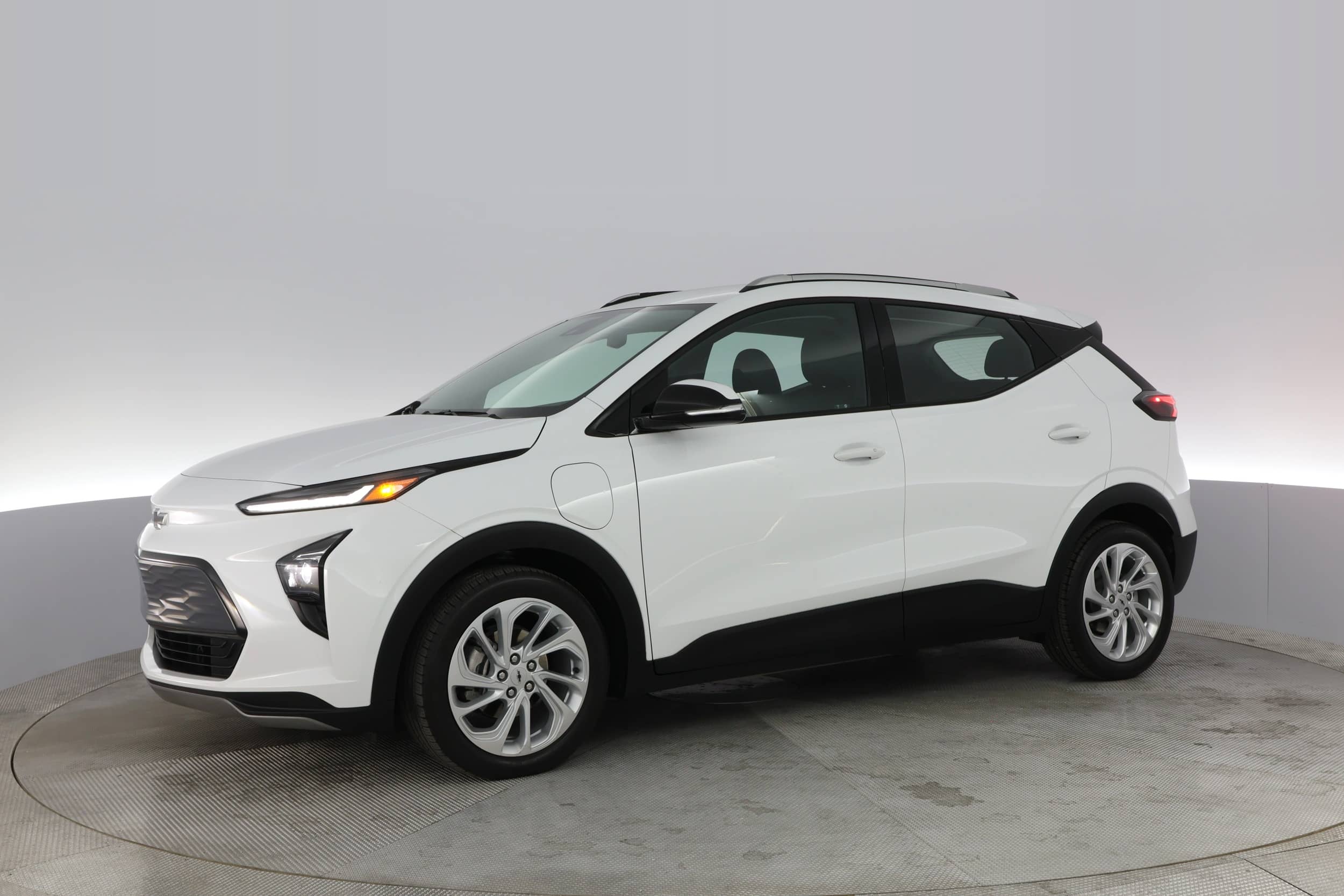 EverCars Co. vehicle image 11 for Chevrolet Bolt EUV -  2LT on EverCars Co.