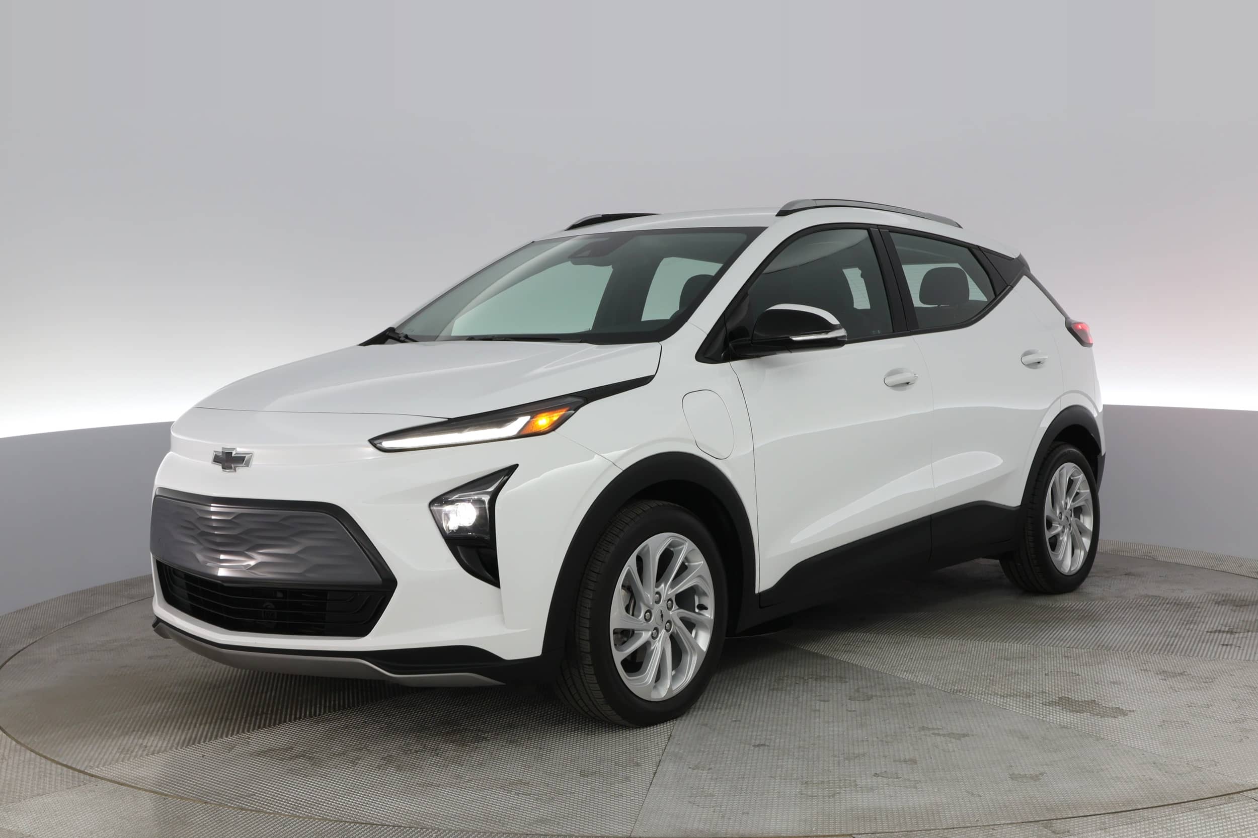 EverCars Co. vehicle image 1 for Chevrolet Bolt EUV -  2LT on EverCars Co.