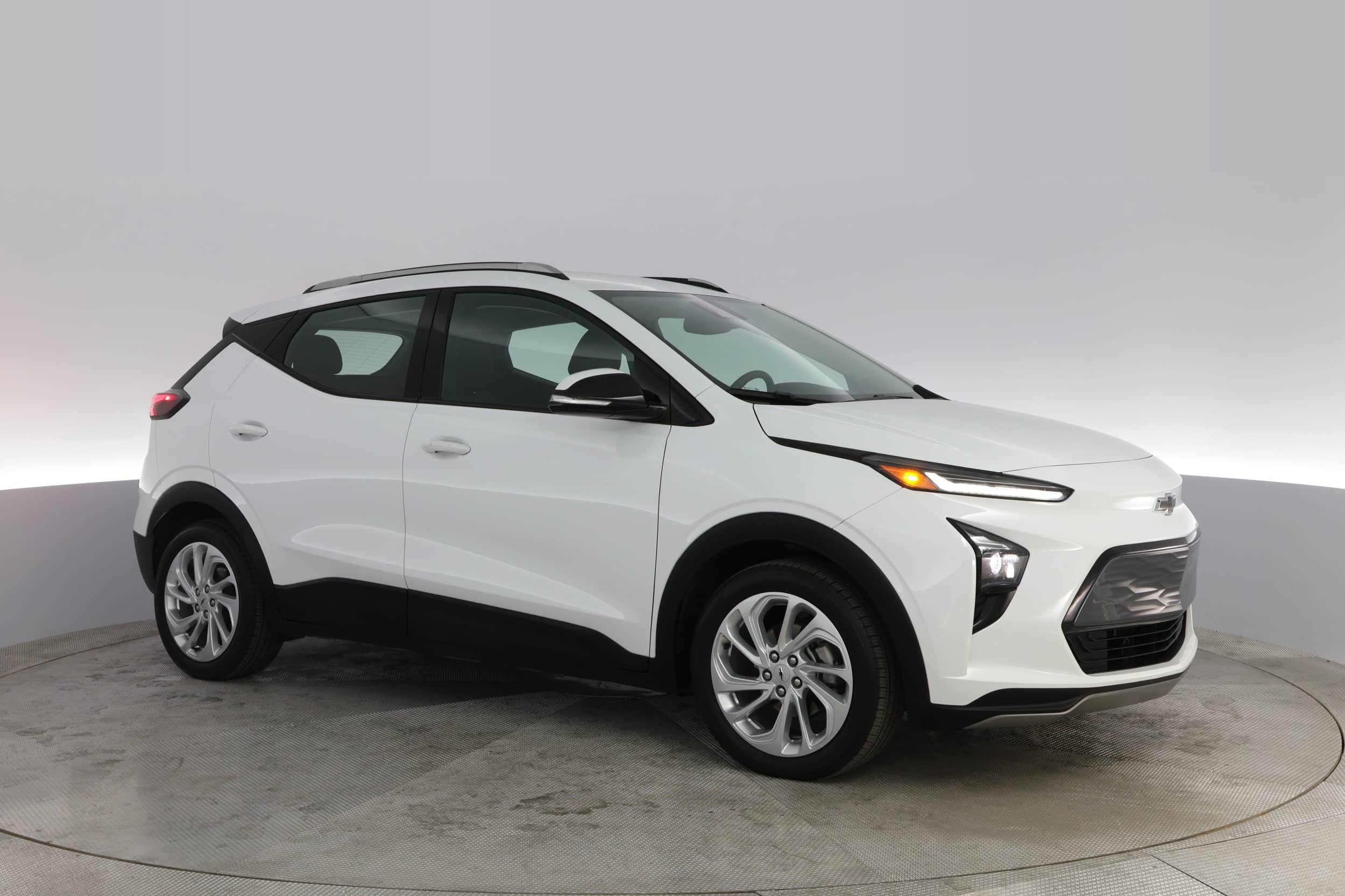 EverCars Co. vehicle image 10 for Chevrolet Bolt EUV -  2LT on EverCars Co.