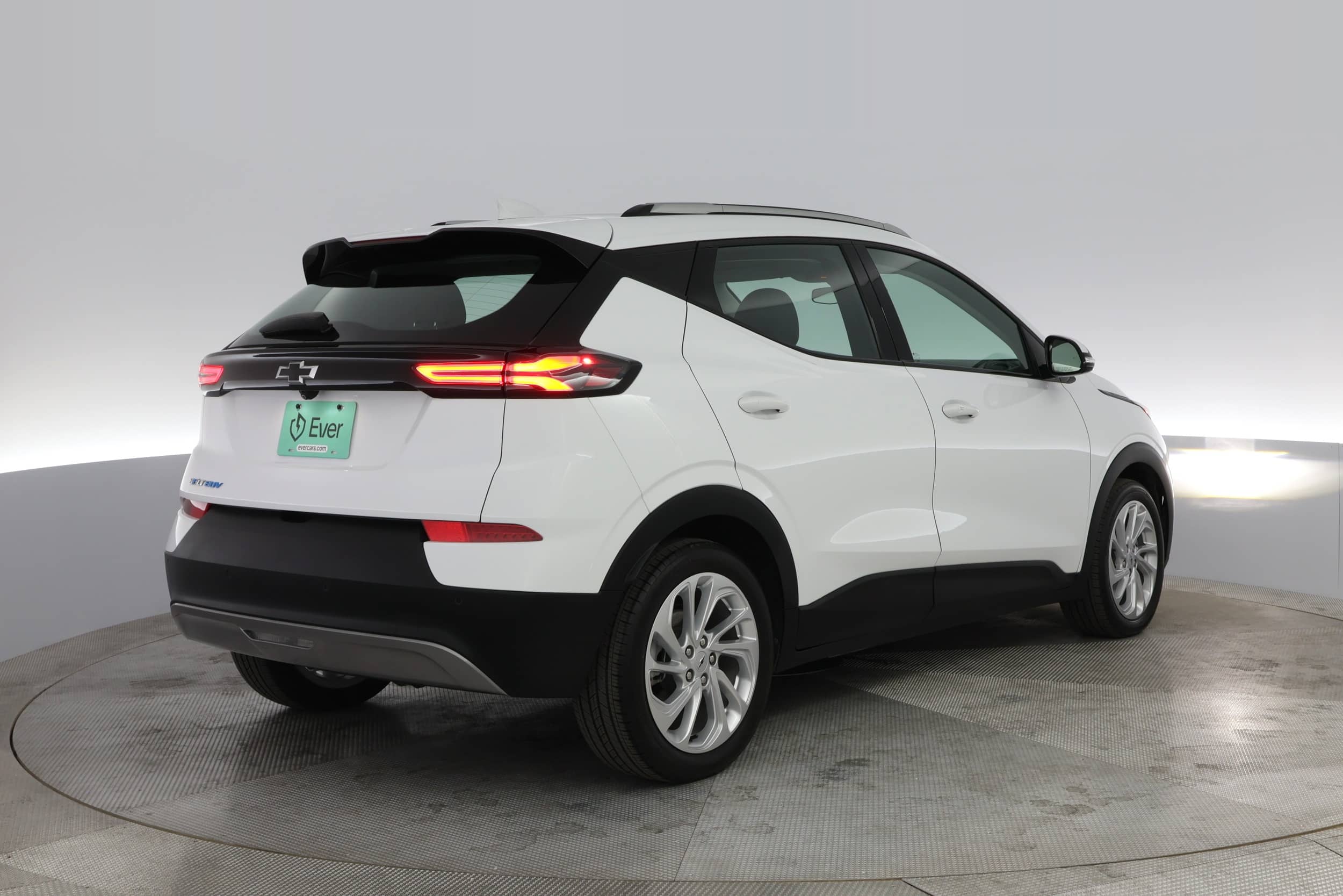 EverCars Co. vehicle image 2 for Chevrolet Bolt EUV -  2LT on EverCars Co.