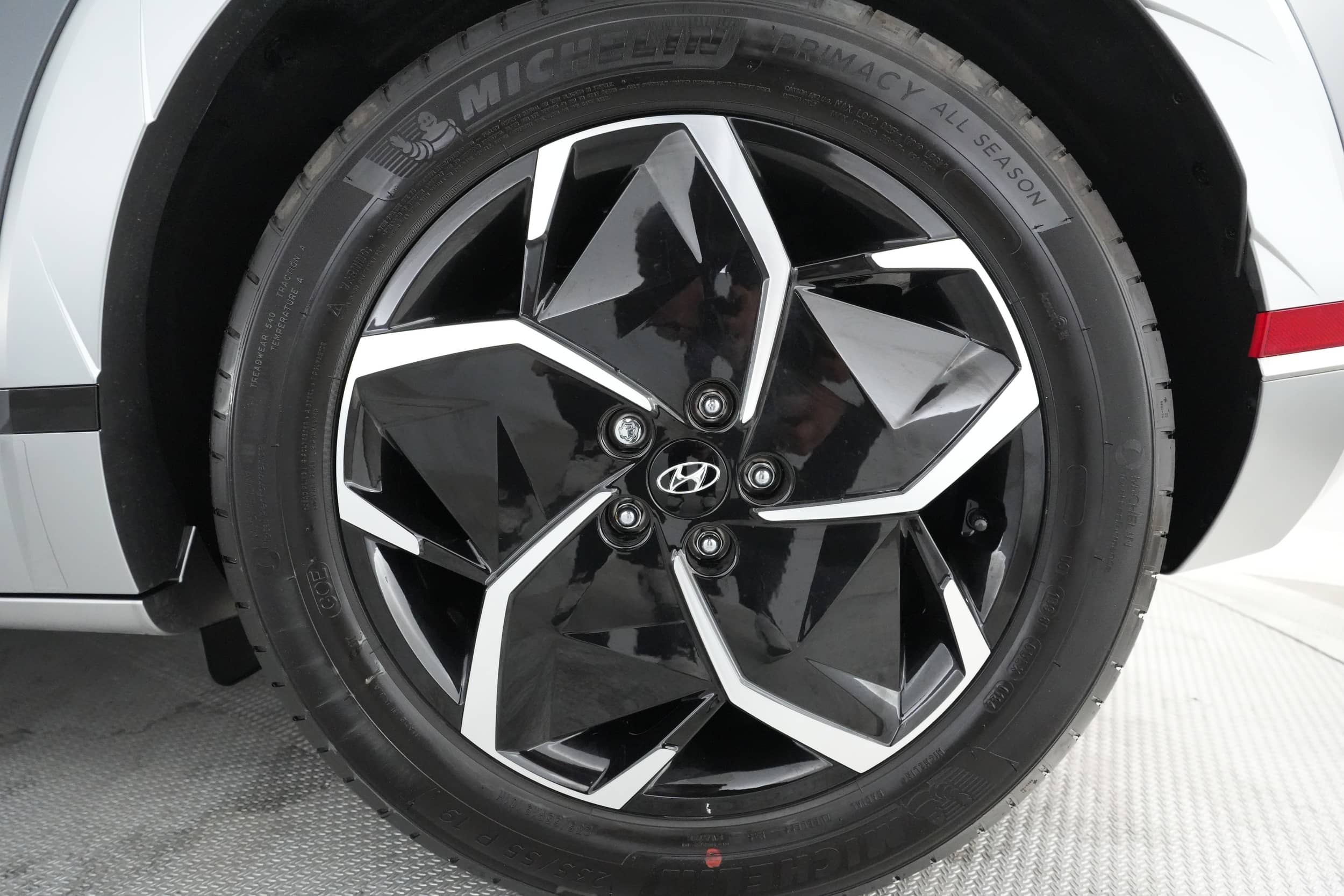 EverCars Co. vehicle image 17 for Hyundai IONIQ 5 -  Limited on EverCars Co.