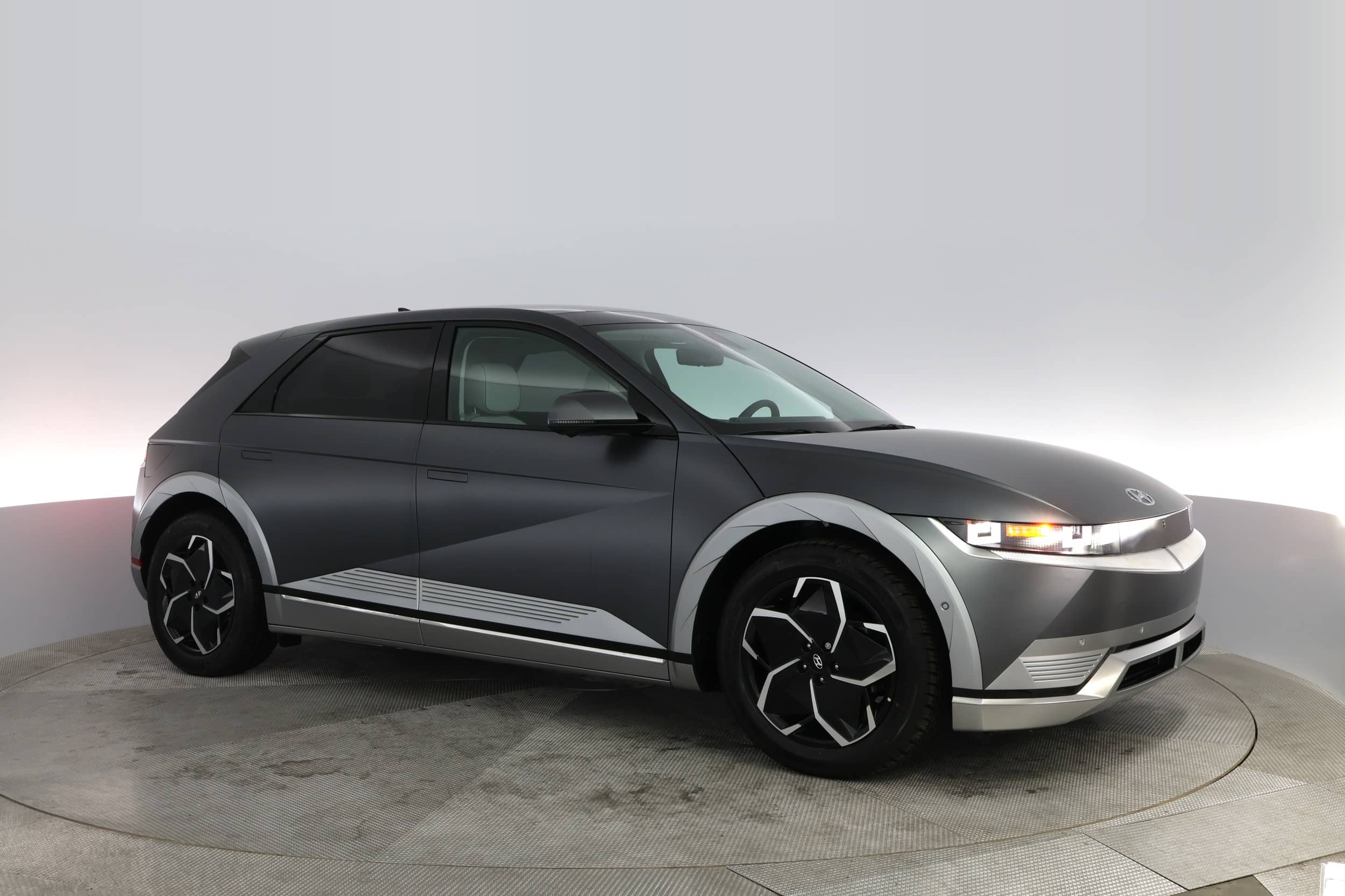 EverCars Co. vehicle image 10 for Hyundai IONIQ 5 -  Limited on EverCars Co.