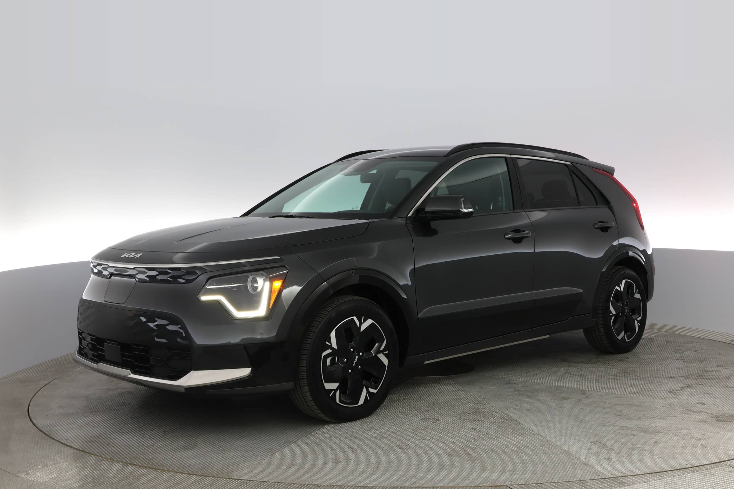 EverCars Co. featured vehicle's image for Kia Niro EV -  Wind on EverCars Co.