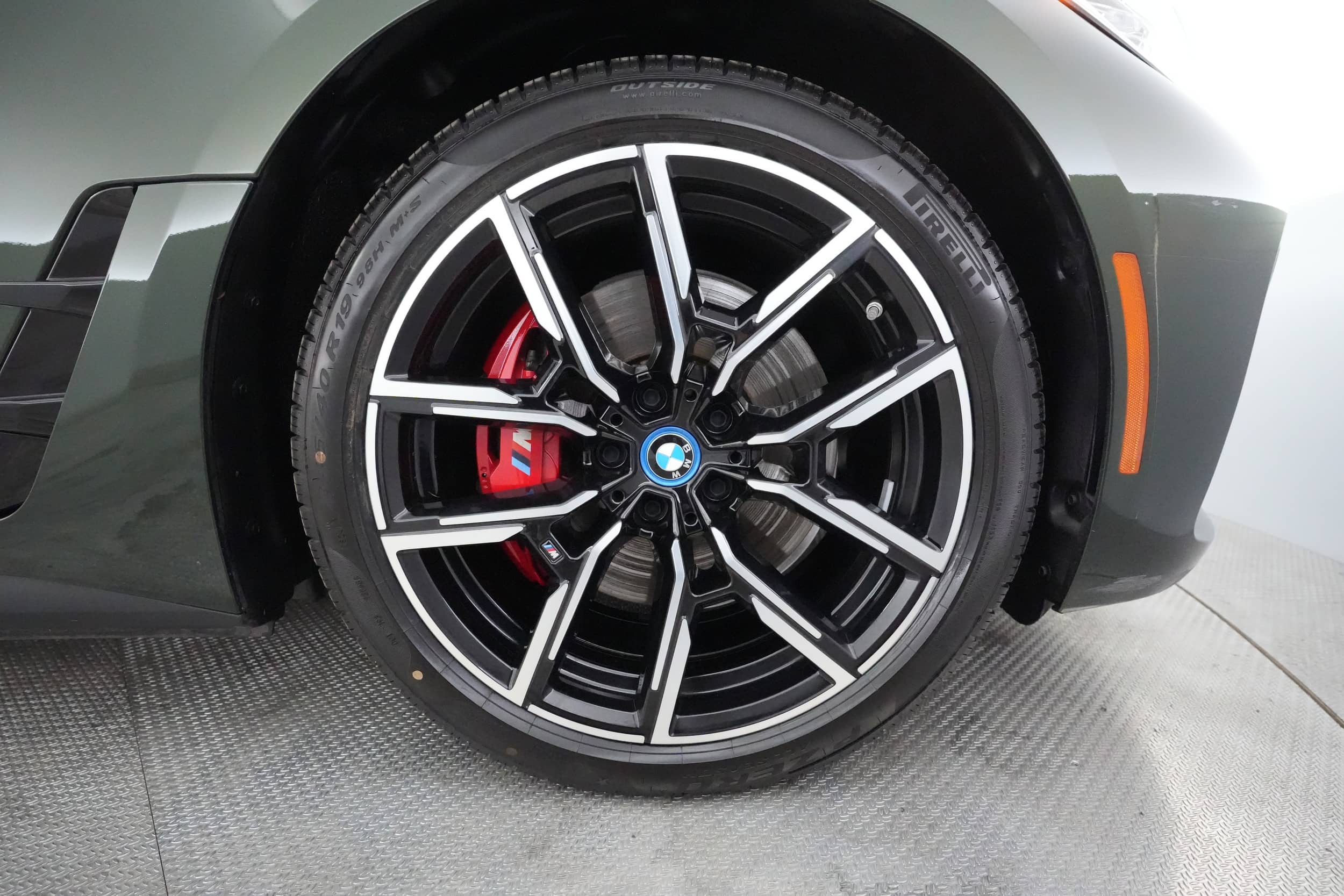 EverCars Co. vehicle image 15 for BMW i4 -  M50 on EverCars Co.