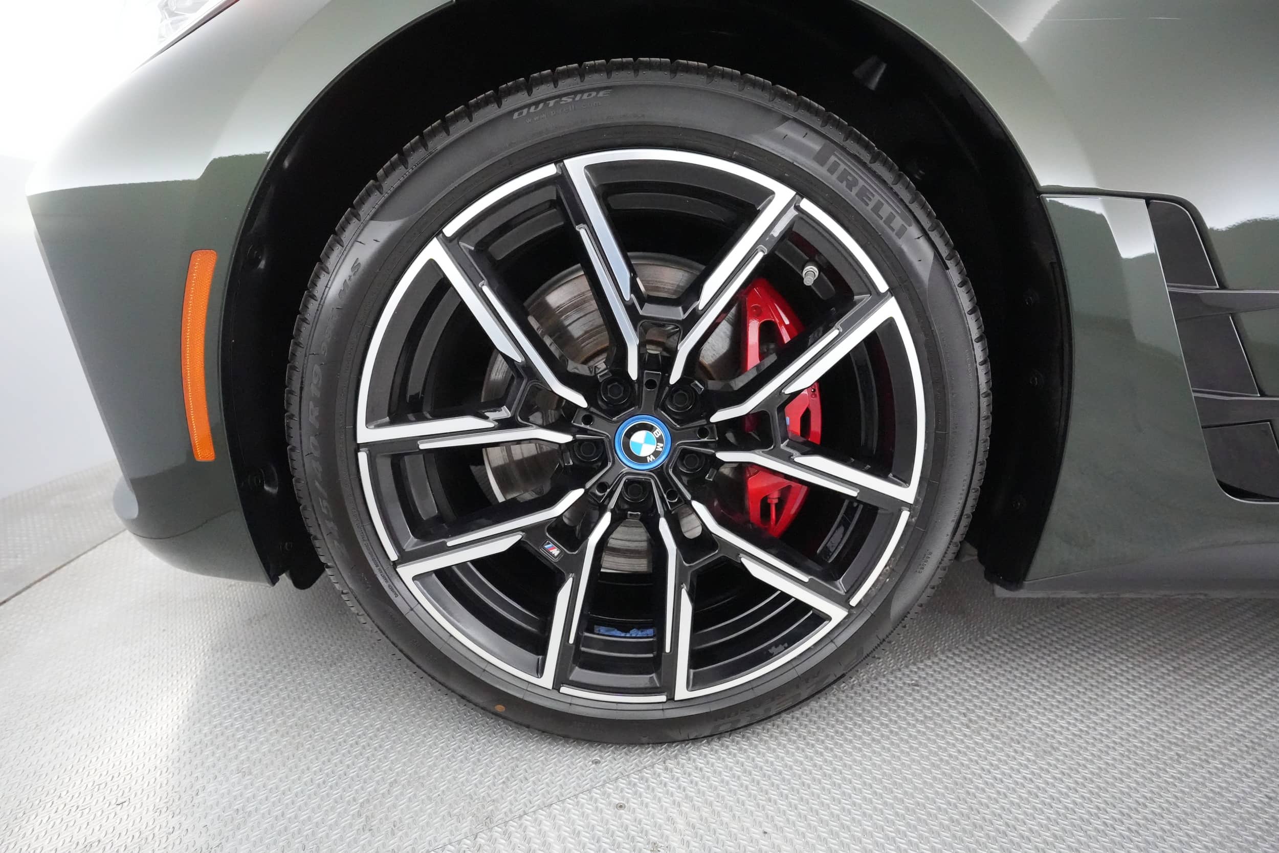 EverCars Co. vehicle image 7 for BMW i4 -  M50 on EverCars Co.