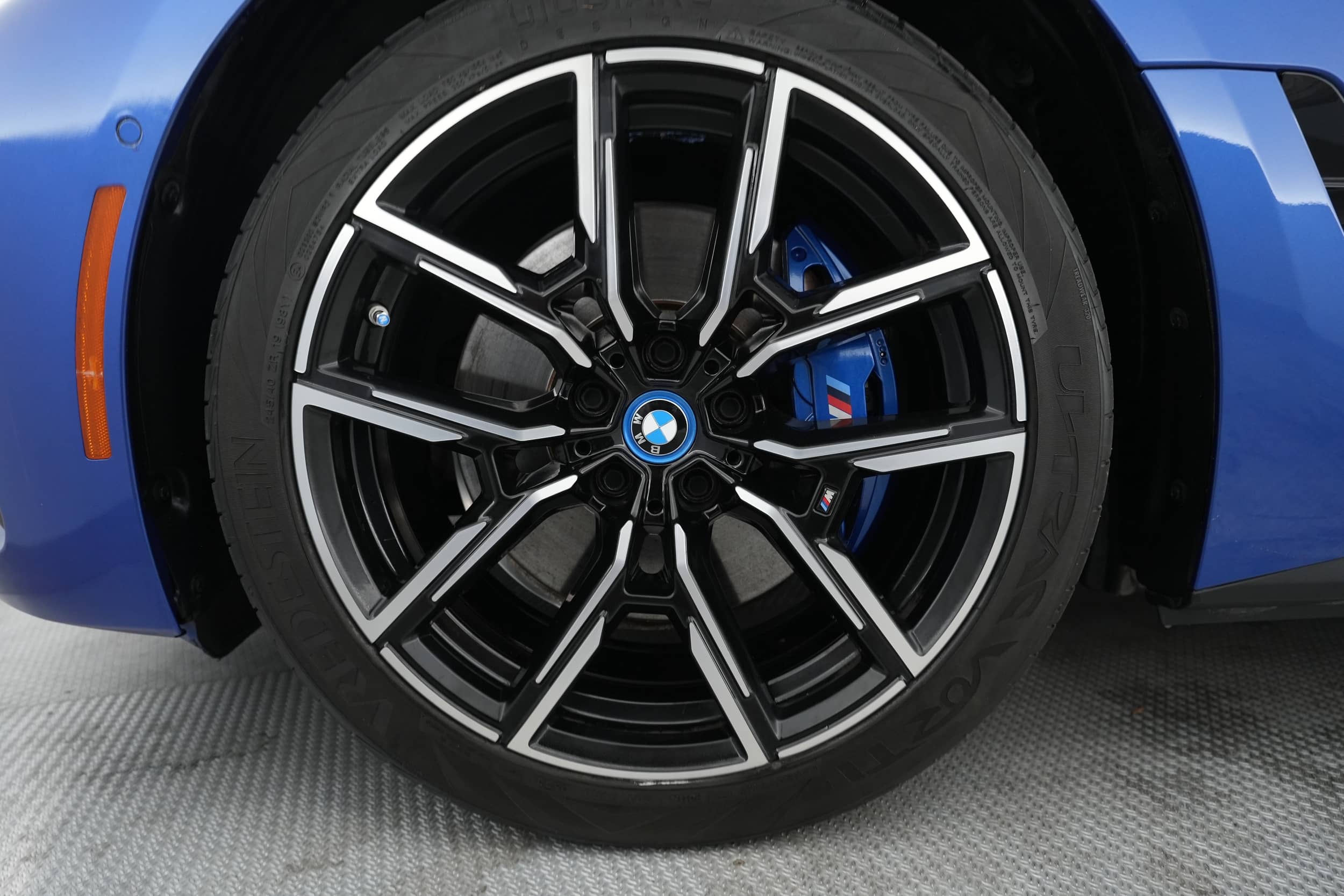 EverCars Co. vehicle image 7 for BMW i4 -  M50 on EverCars Co.