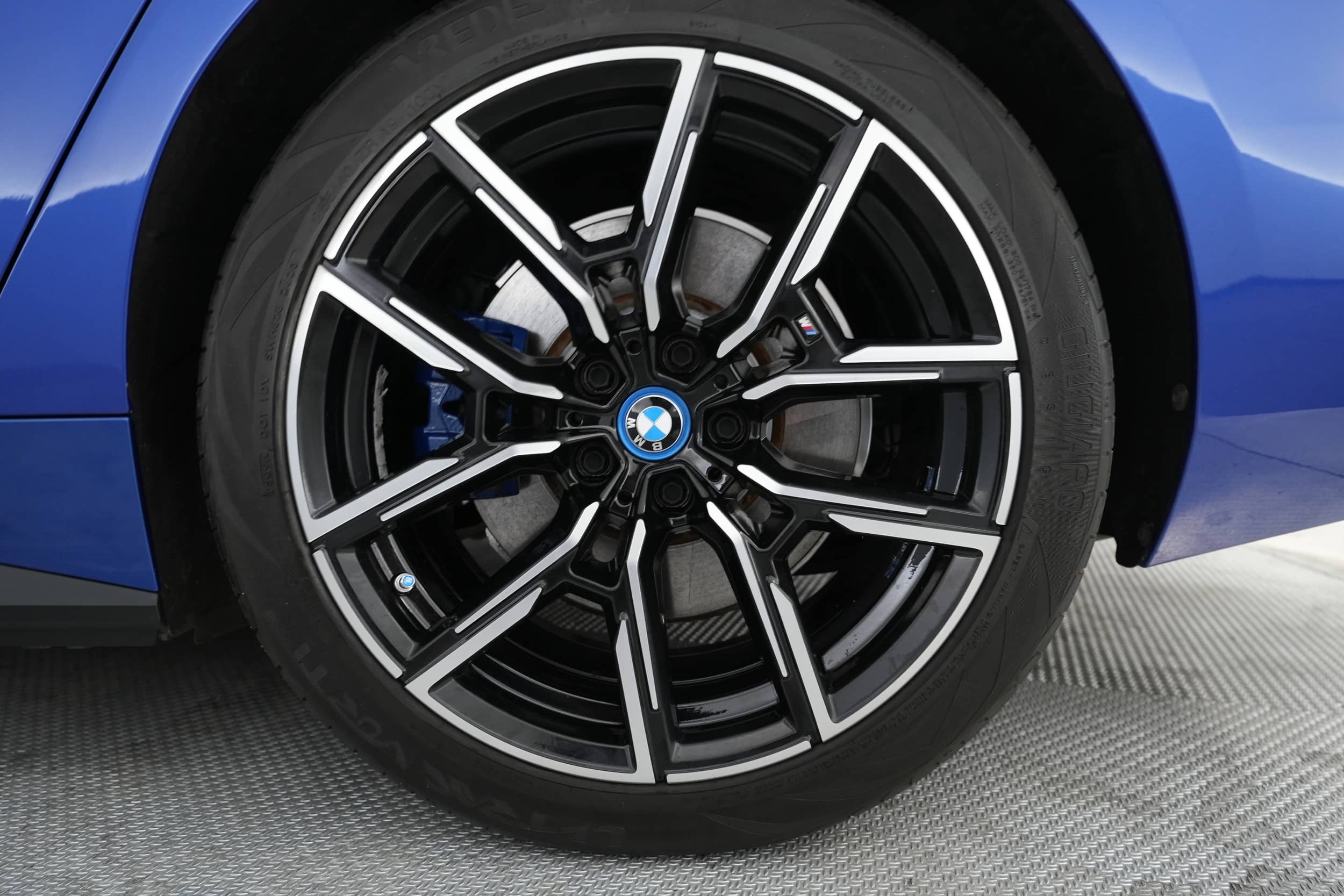 EverCars Co. vehicle image 17 for BMW i4 -  M50 on EverCars Co.