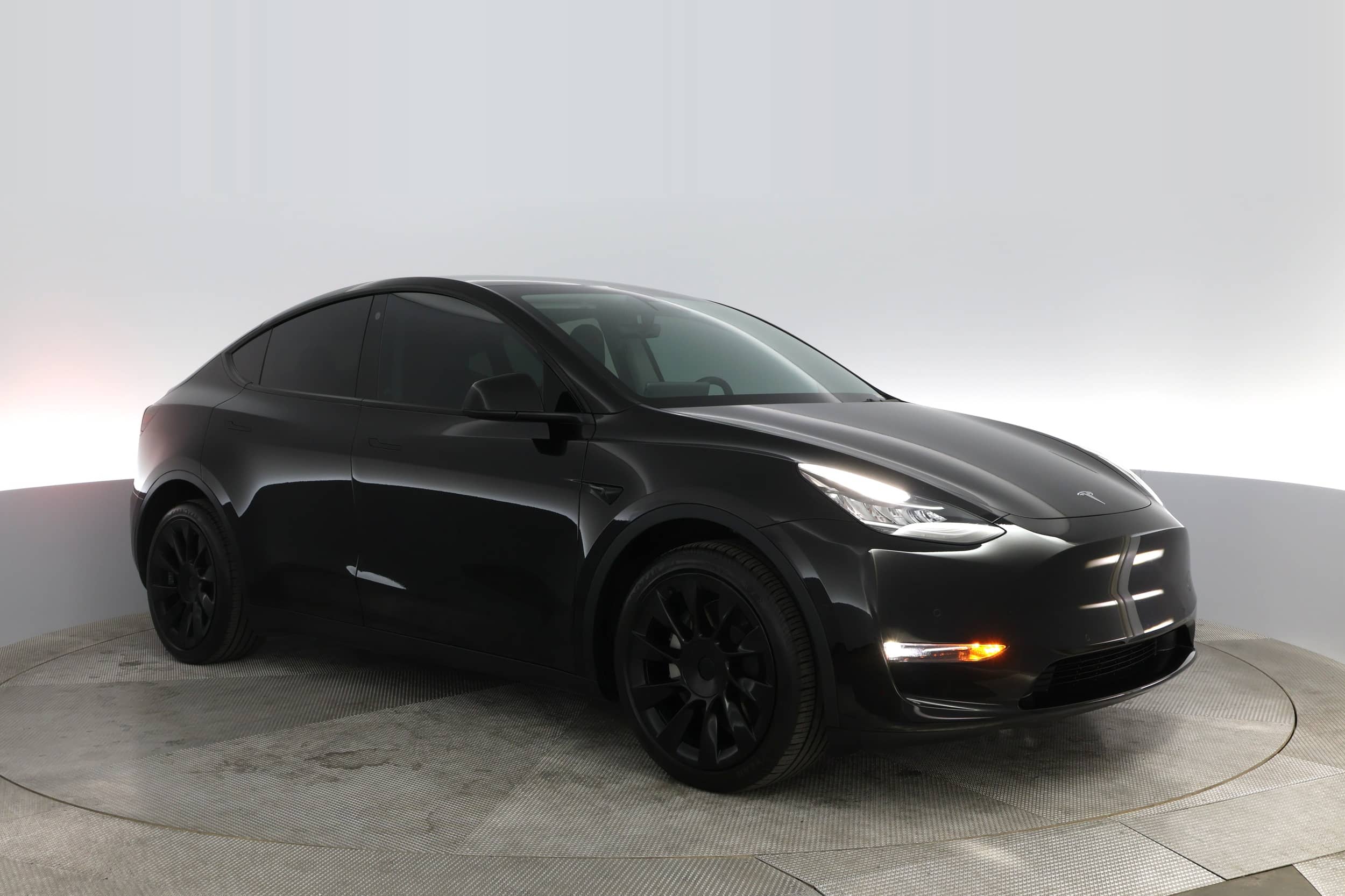EverCars Co. vehicle image 7 for Tesla Model Y -  Long Range on EverCars Co.