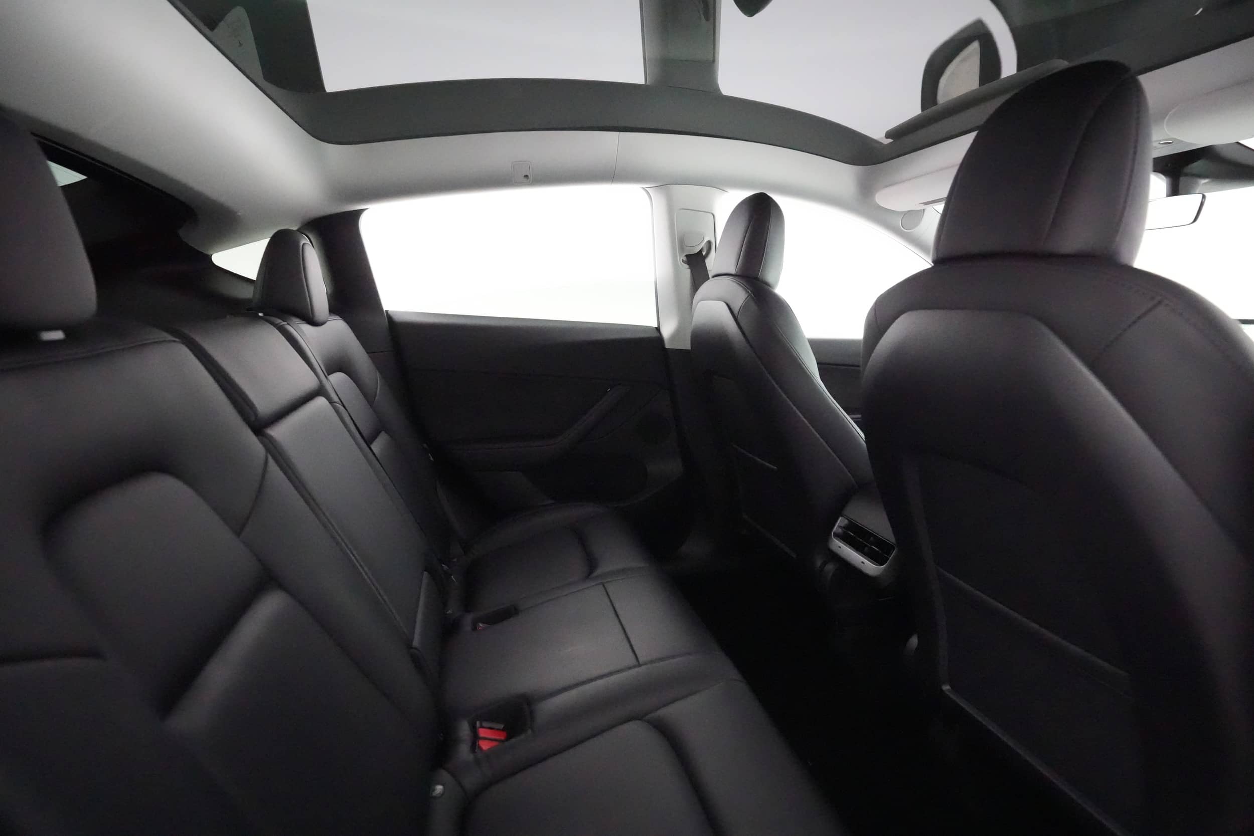 EverCars Co. vehicle image 3 for Tesla Model Y -  Long Range on EverCars Co.