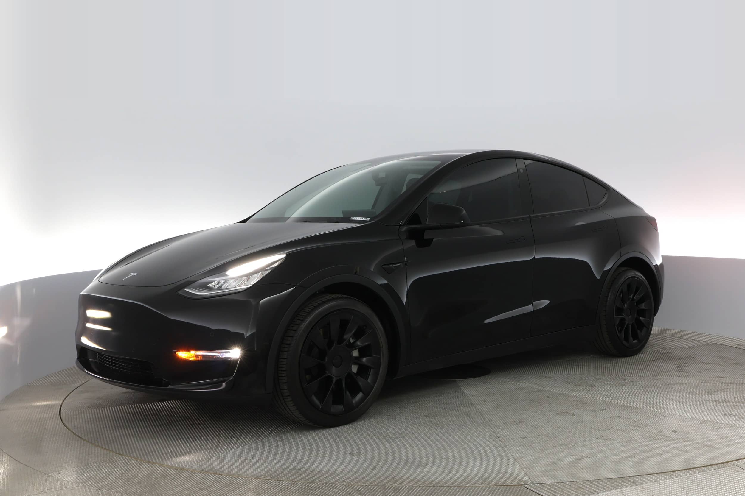 EverCars Co. featured vehicle's image for Tesla Model Y -  Long Range on EverCars Co.