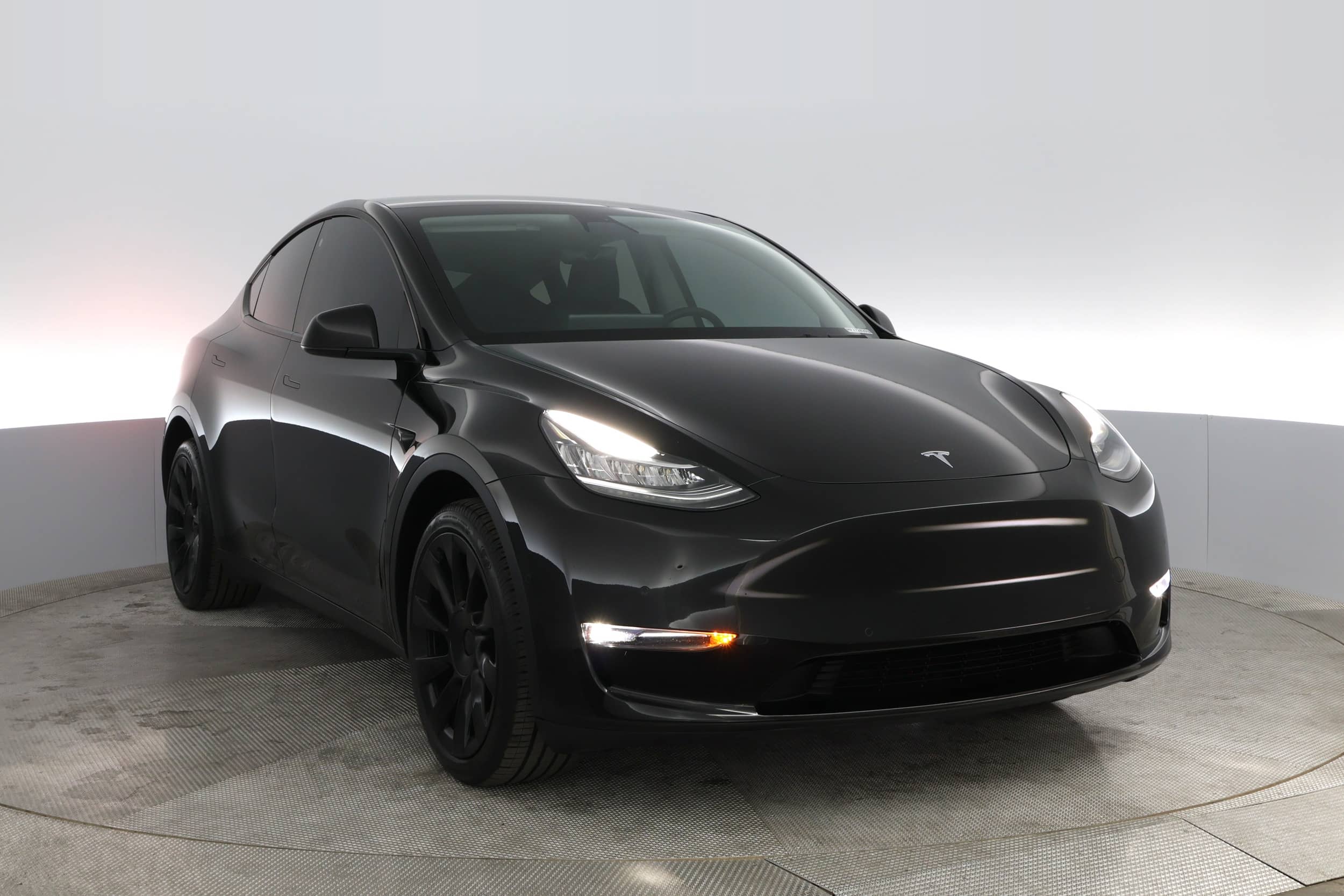 EverCars Co. vehicle image 6 for Tesla Model Y -  Long Range on EverCars Co.