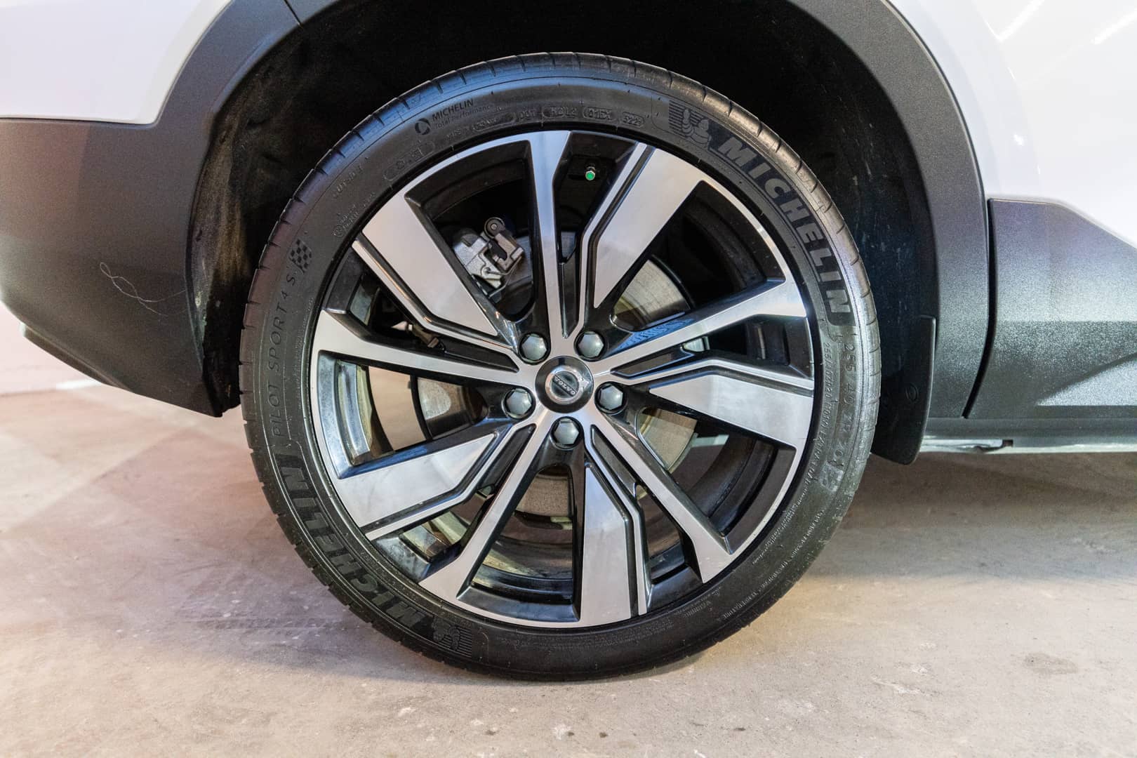 EverCars Co. vehicle image 17 for Volvo XC40 Recharge -  Pure Electric P8 on EverCars Co.