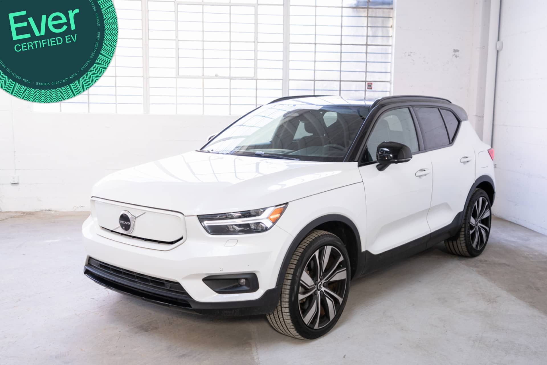 EverCars Co. featured vehicle's image for Volvo XC40 Recharge -  Pure Electric P8 on EverCars Co.