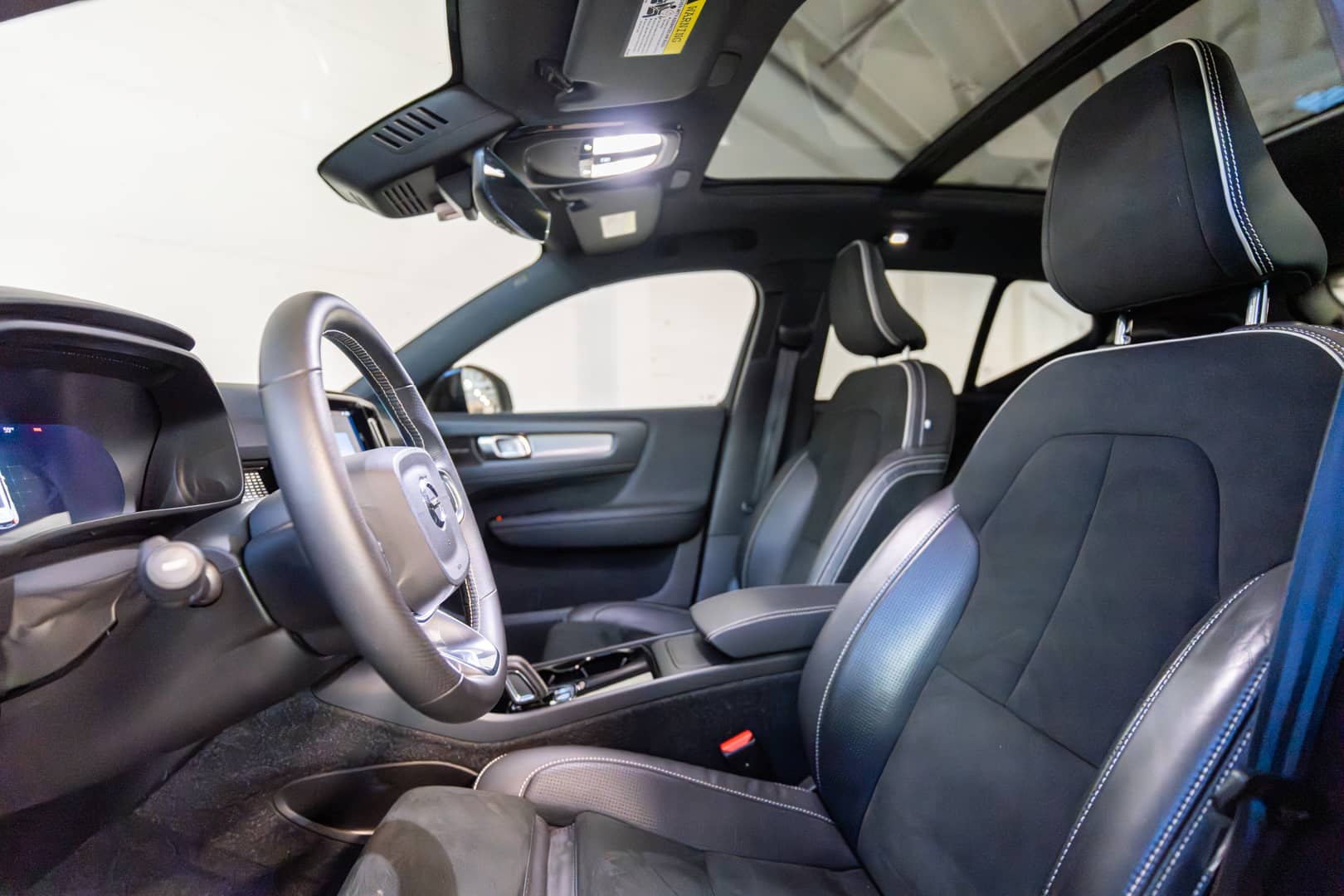 EverCars Co. vehicle image 10 for Volvo XC40 Recharge -  Pure Electric P8 on EverCars Co.