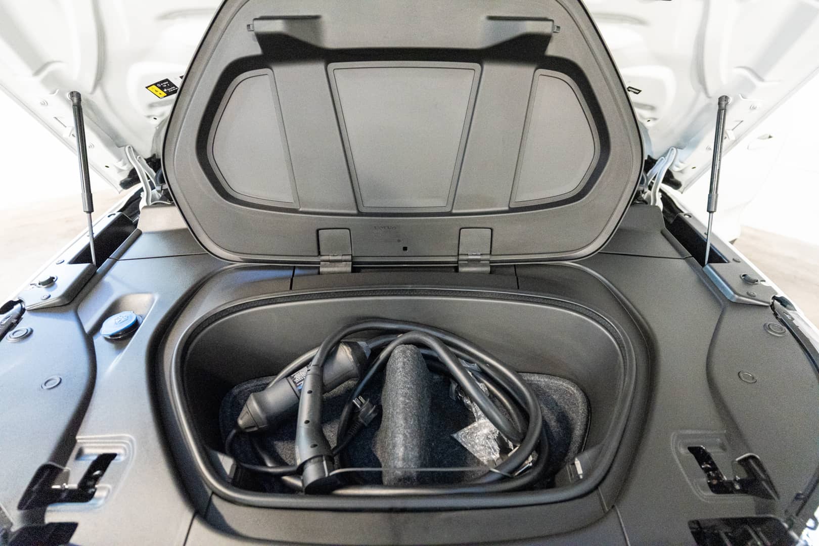 EverCars Co. vehicle image 21 for Volvo XC40 Recharge -  Pure Electric P8 on EverCars Co.
