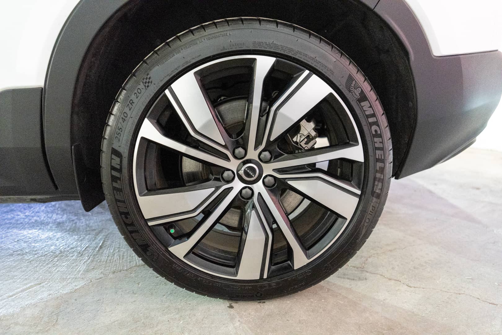 EverCars Co. vehicle image 15 for Volvo XC40 Recharge -  Pure Electric P8 on EverCars Co.